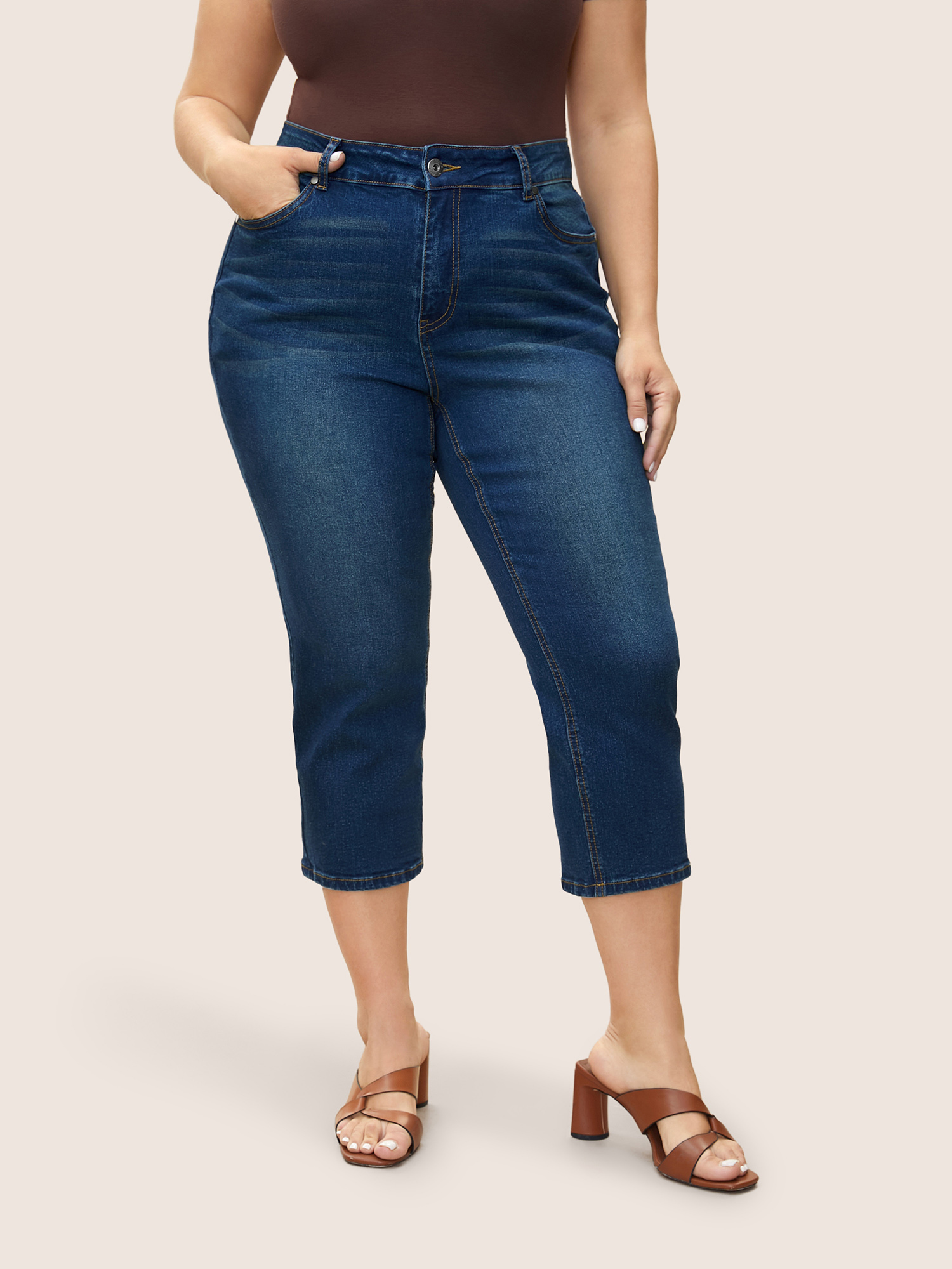 

Plus Size Medium Wash Straight Leg Cropped Jeans Women Blue Casual Plain Non High stretch Slanted pocket Jeans BloomChic
