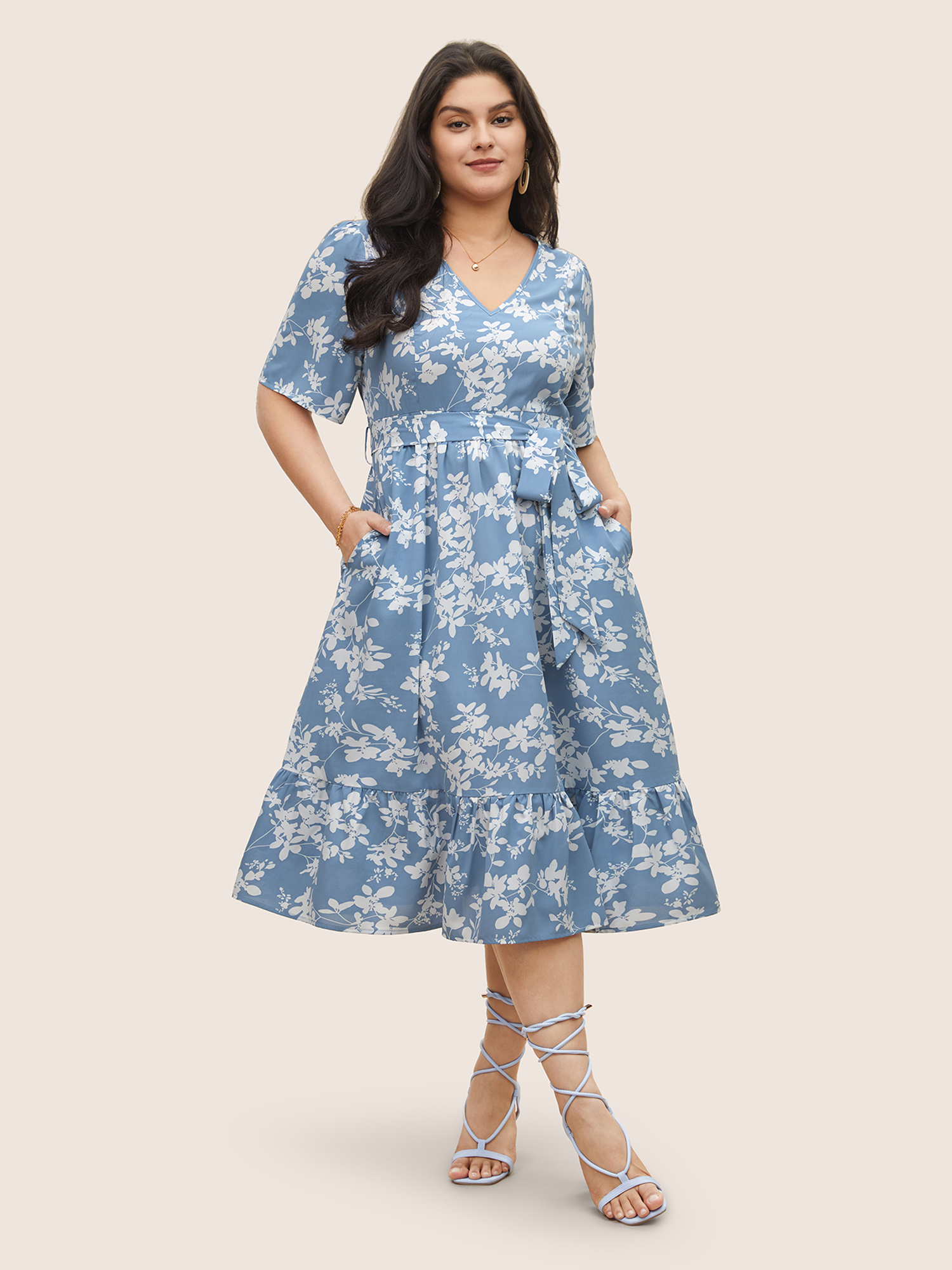 

Plus Size Silhouette Floral Print Patchwork Elastic Waist Dress LightBlue Women Elegant Non V-neck Short sleeve Curvy Midi Dress BloomChic