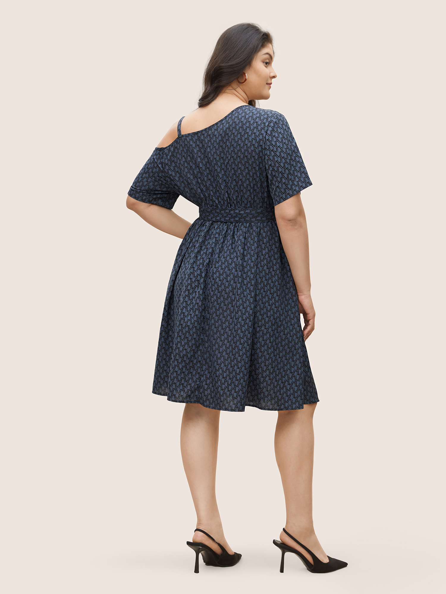 Plus Size Geometric Metal Chain Detail Belted Dress SlateGray Women Non Non Curvy Knee Dress BloomChic 14-16/1X 