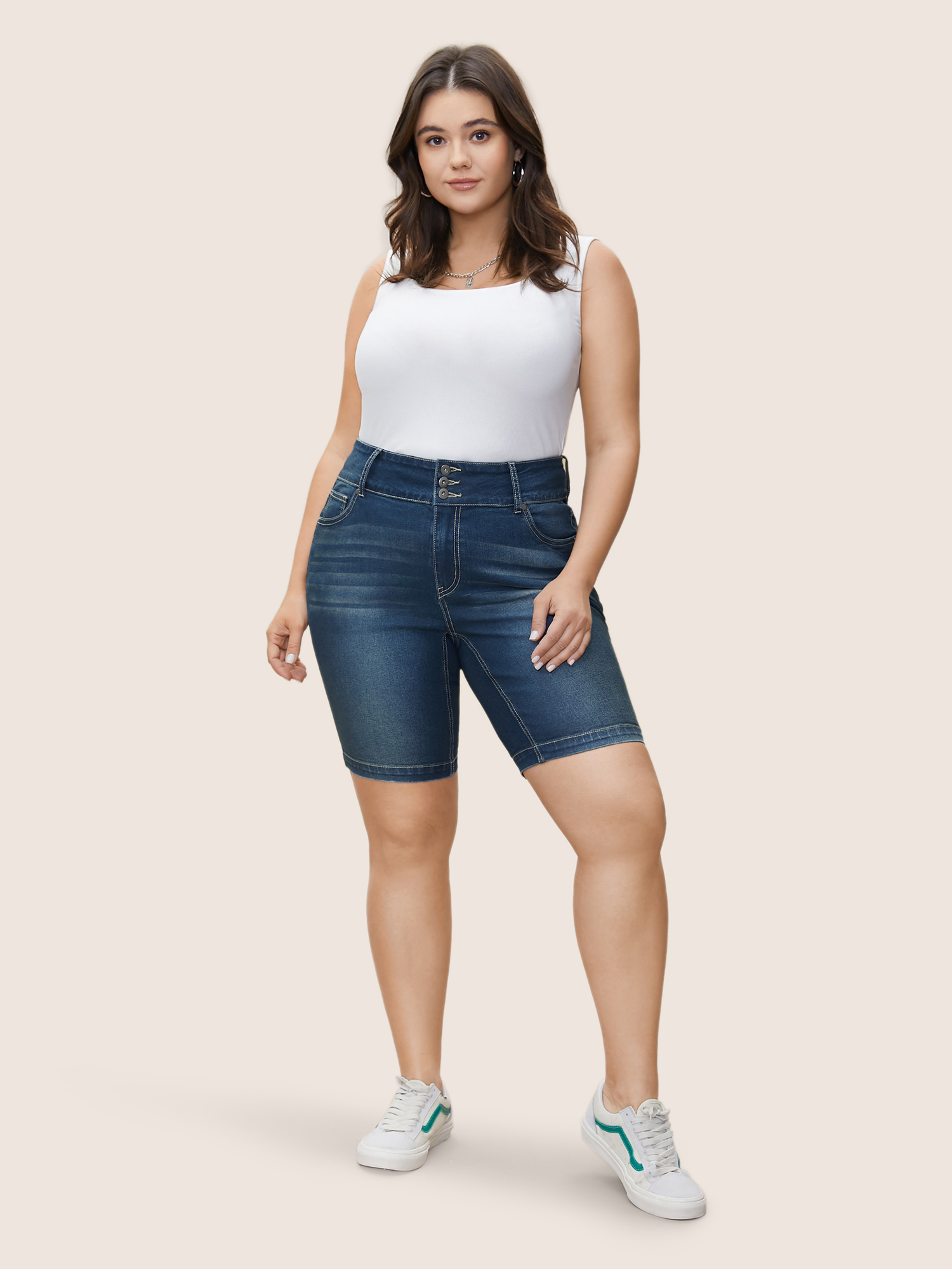 Plus Size Skinny Medium Wash Pocket Button Up Denim Shorts Women Indigo Non High stretch Everyday Slanted pocket Casual Denim Shorts BloomChic 14/1X 