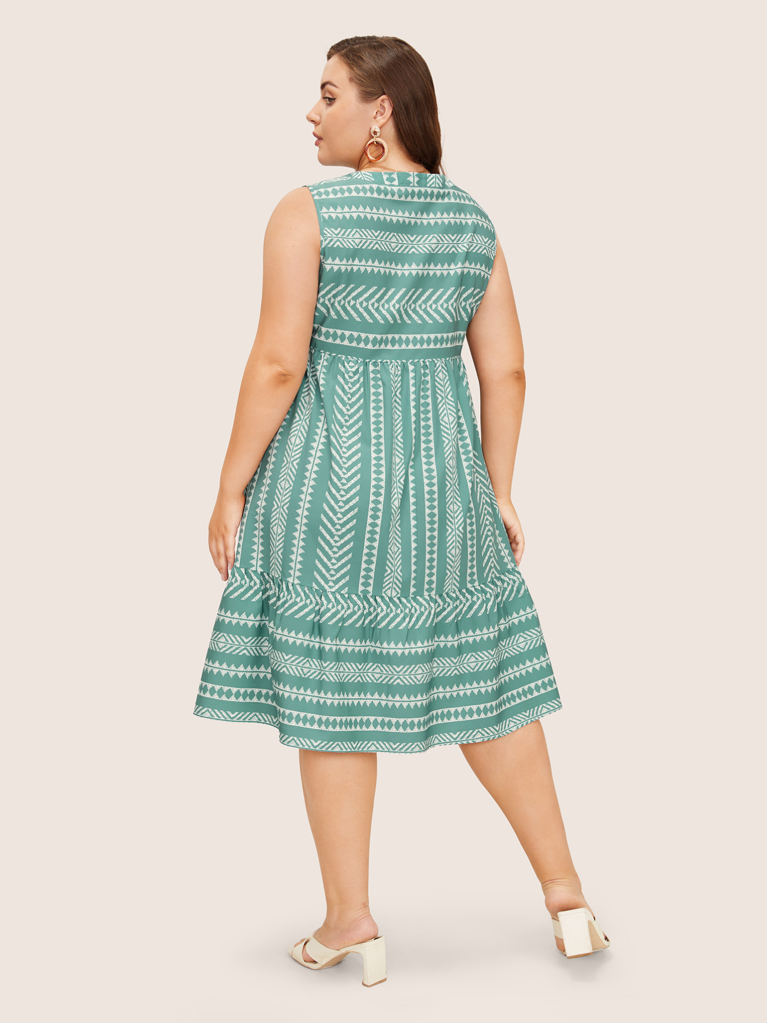 Plus Size Striped Geometric Pocket Ruffle Hem Sleeveless Tank Dress Green Women Casual Non V-neck Sleeveless Curvy BloomChic 10/M 