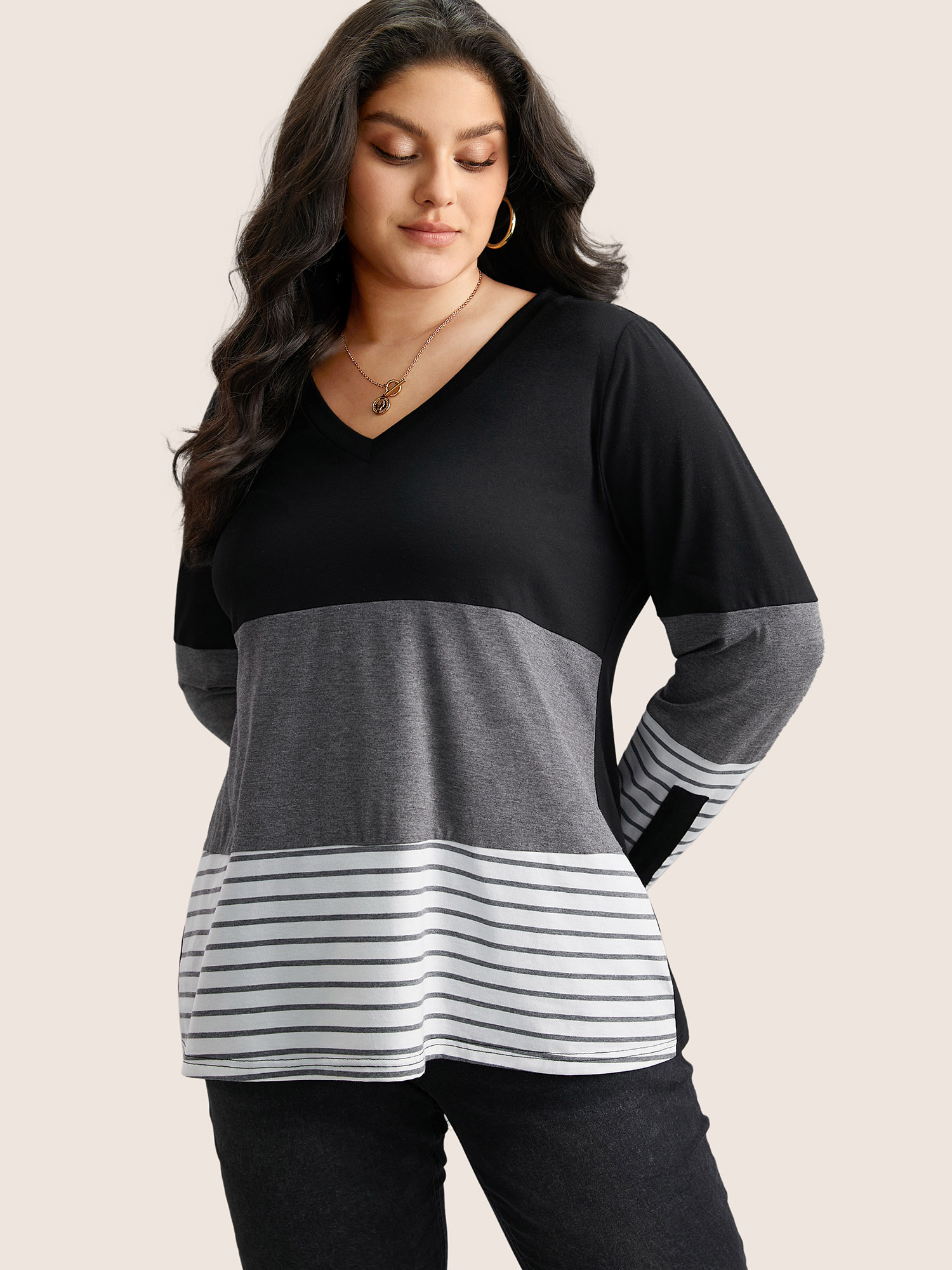 

Plus Size Colorblock Contrast Striped V Neck T-shirt Black Women Casual Contrast Striped V-neck Everyday T-shirts BloomChic