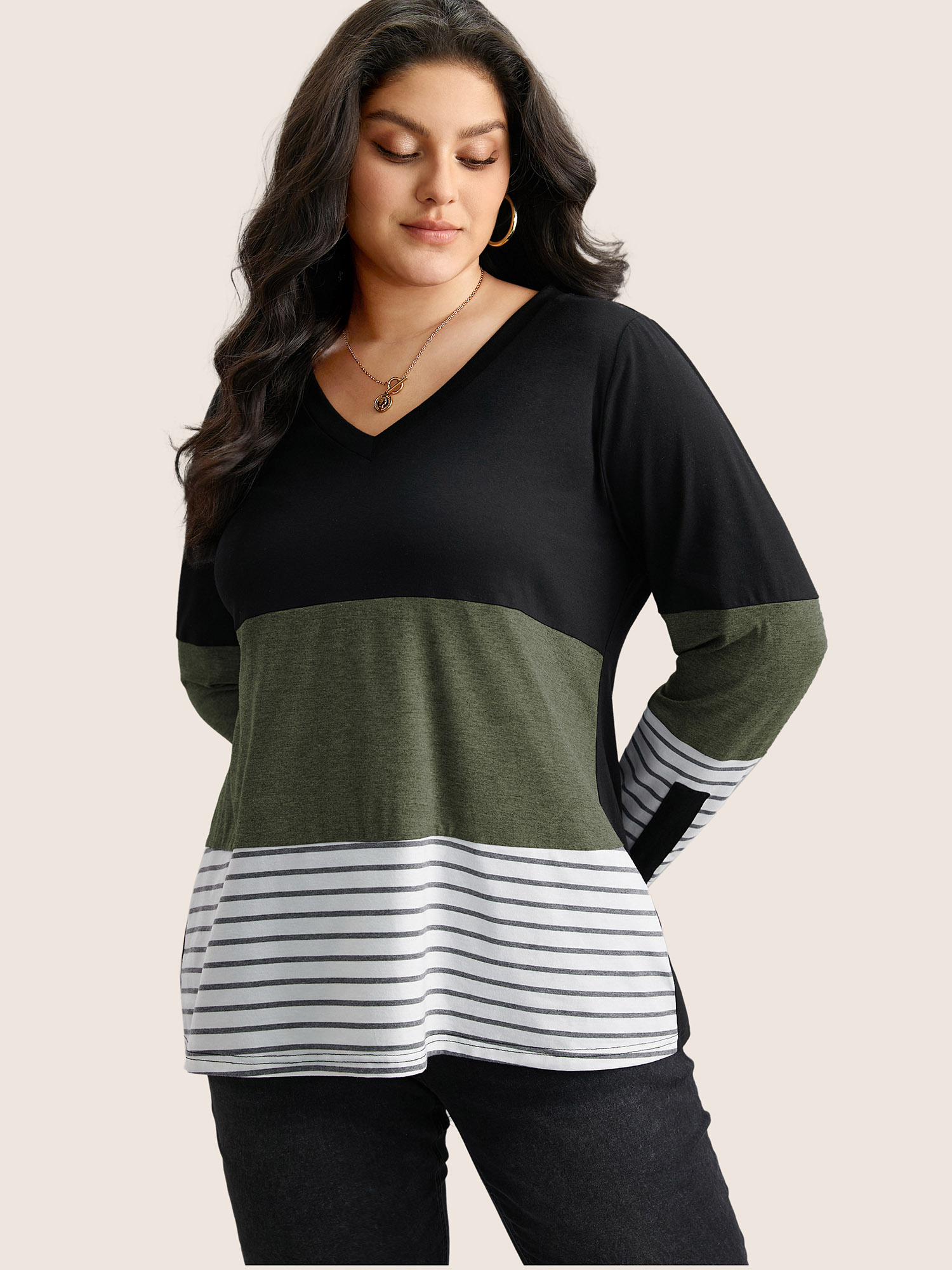 

Plus Size Colorblock Contrast Striped V Neck T-shirt Green Women Casual Contrast Striped V-neck Everyday T-shirts BloomChic