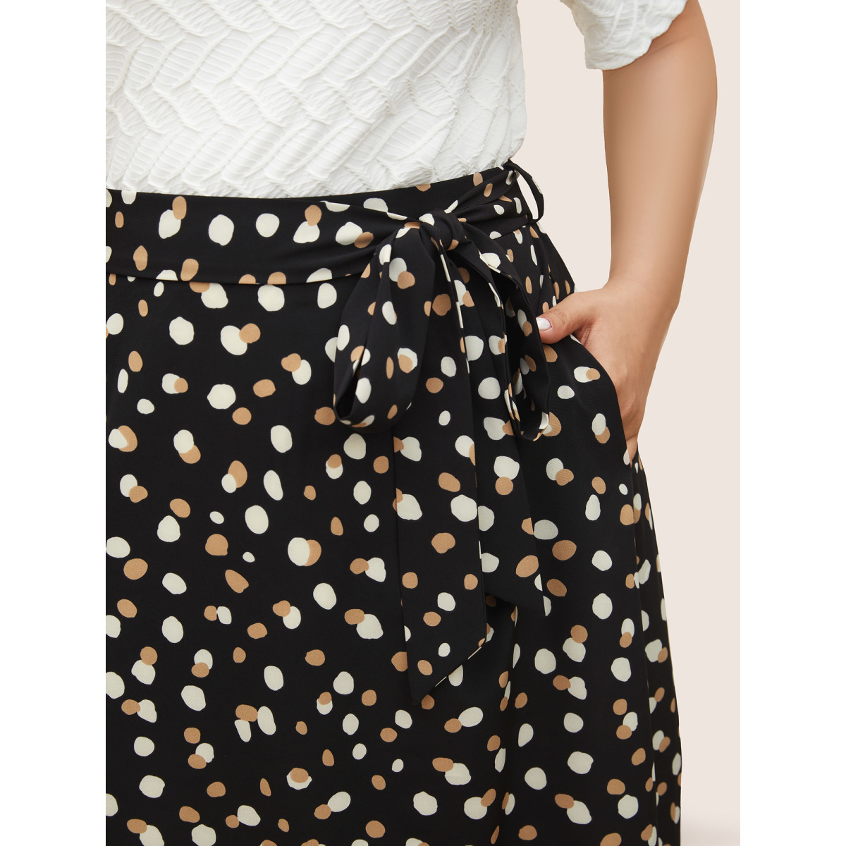 

Plus Size Allover Print Belted Pocket Skirt Women Black At the Office Belted No stretch Slanted pocket Belt Work Skirts BloomChic