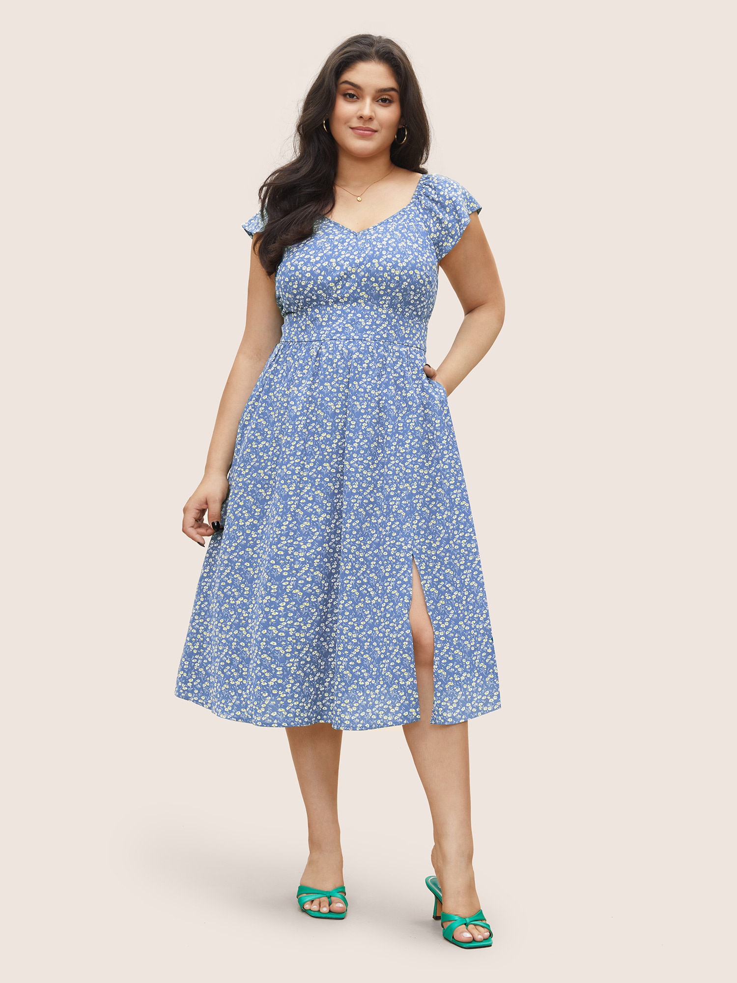 

Plus Size Ditsy Floral Shirred Elastic Waist Split Hem Dress LightBlue Women Elegant Non Cap Sleeve Curvy Midi Dress BloomChic