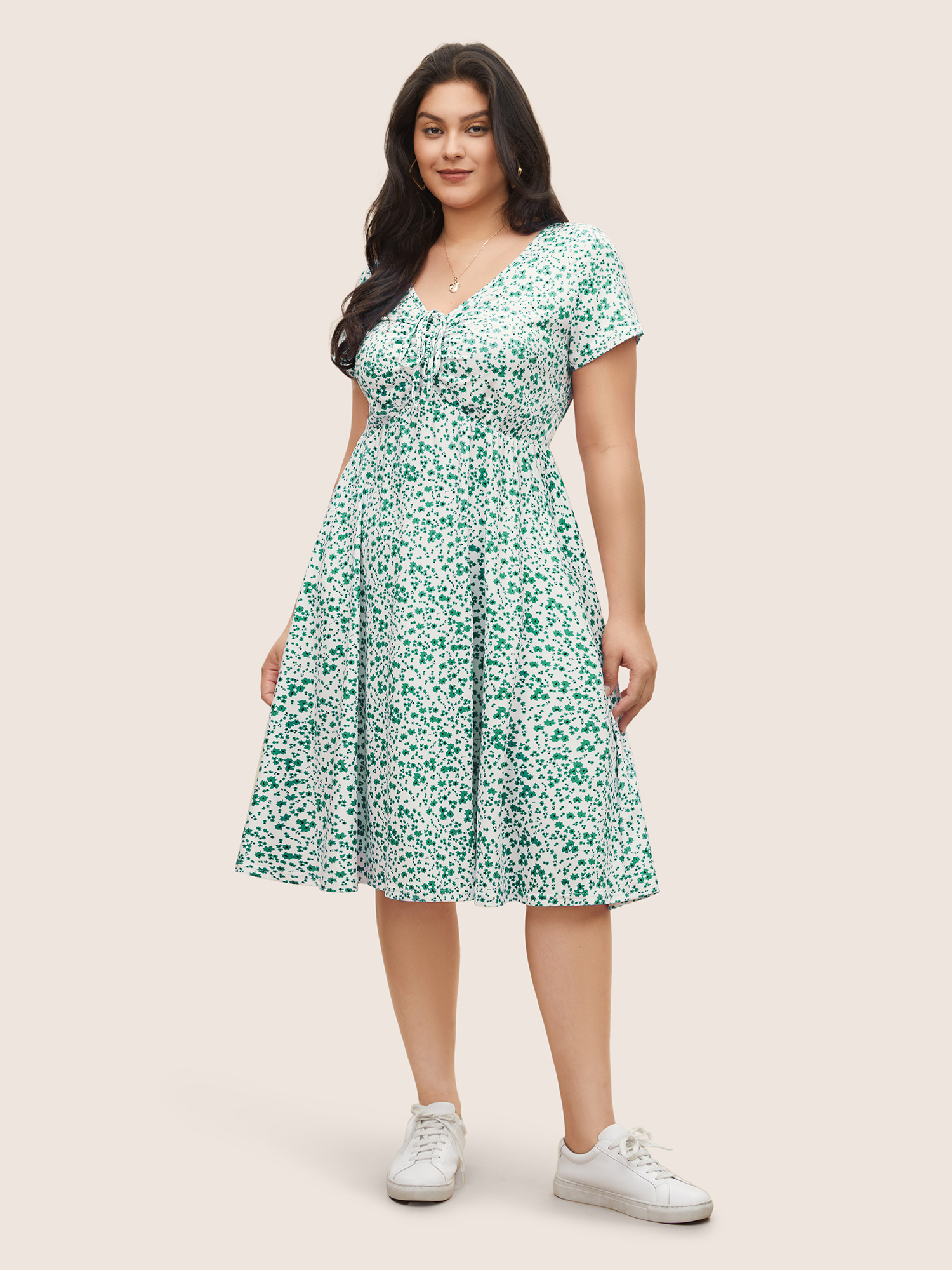 

Plus Size Ditsy Floral Elastic Waist Knot Drawstring Dress Sage Women Casual Non V-neck Short sleeve Curvy Midi Dress BloomChic