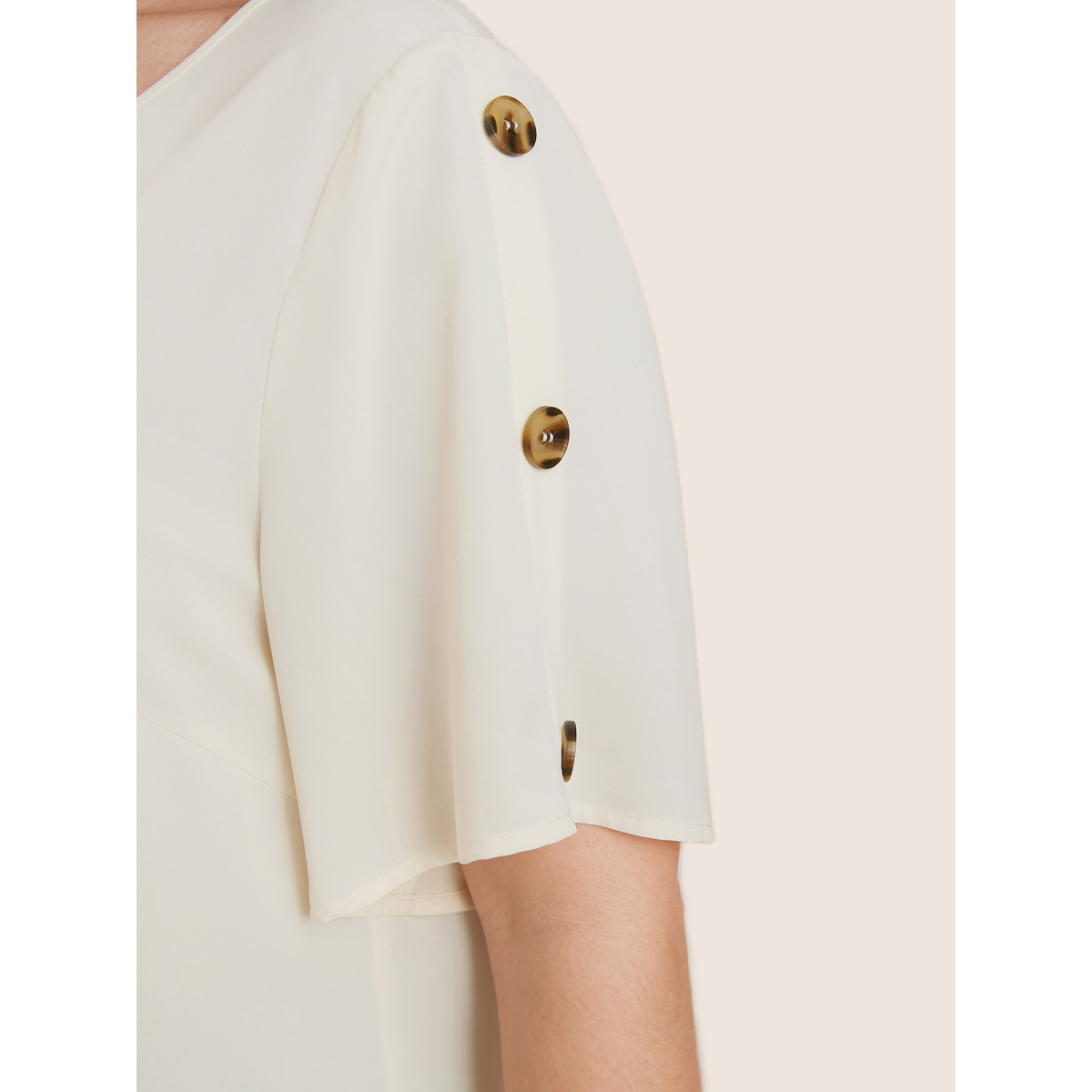 

Plus Size White Plain Round Neck Button Detail Blouse Women Casual Short sleeve Round Neck Everyday Blouses BloomChic