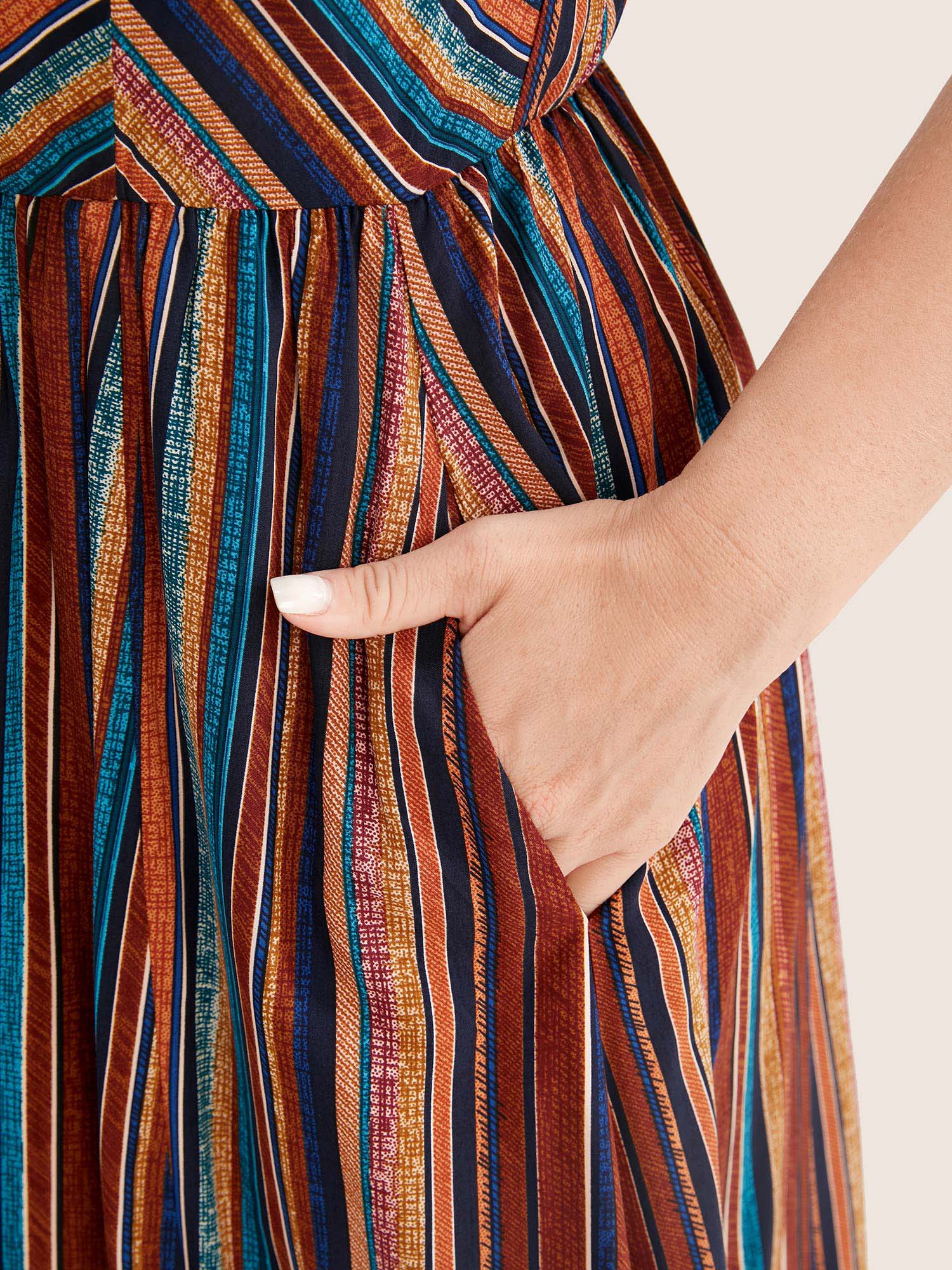 Plus Size Striped Contrast Pocket Split Ruffle Hem Spaghetti Strap Dress Multicolor Women Resort Non V-neck Sleeveless Curvy Midi Dress BloomChic 30/6X 