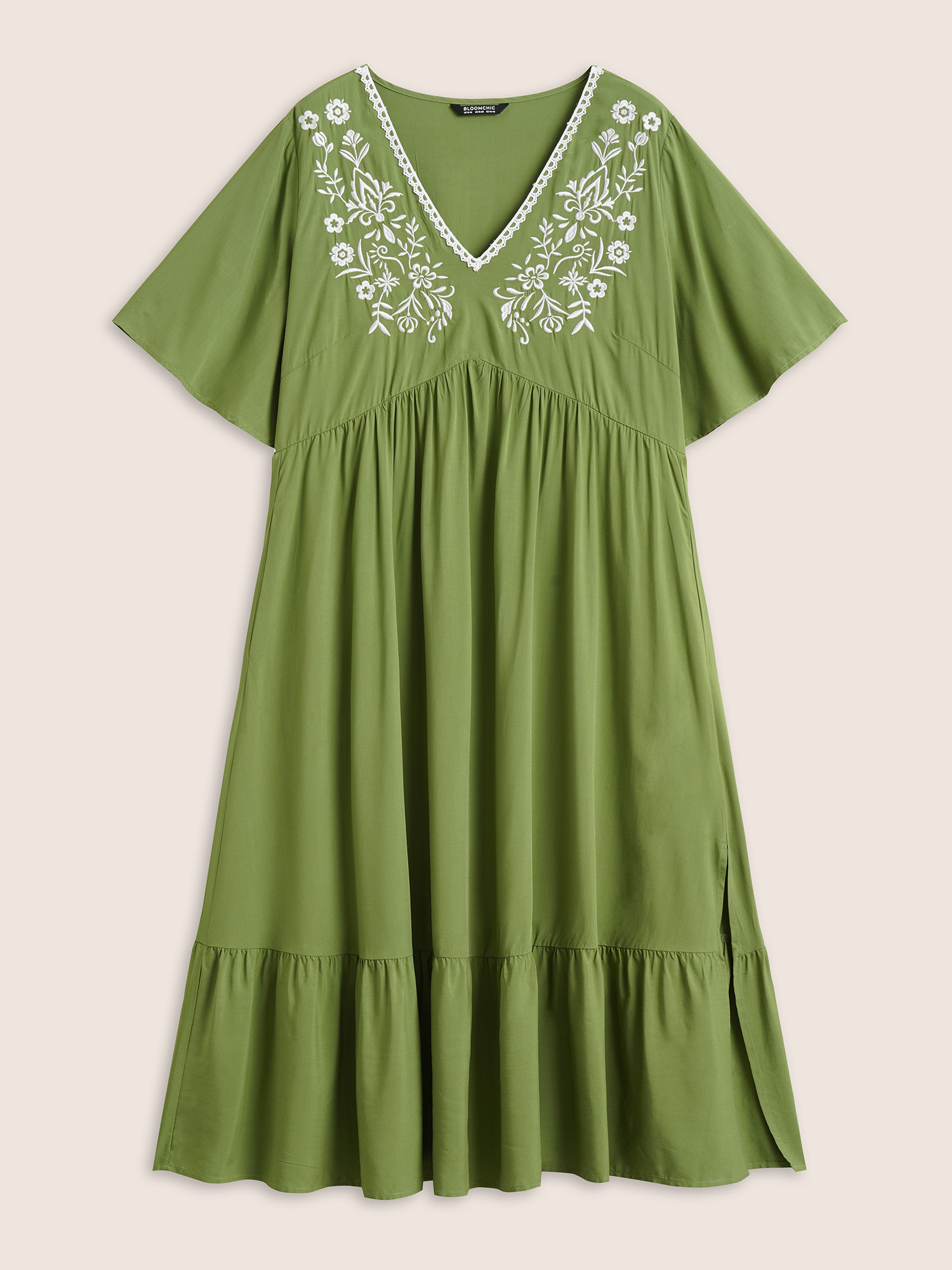 Plus Size Supersoft Essentials Floral Embroidered Patchwork Hem Dress Moss Women Resort Non V-neck Short sleeve Curvy Midi Dress BloomChic 30/6X 