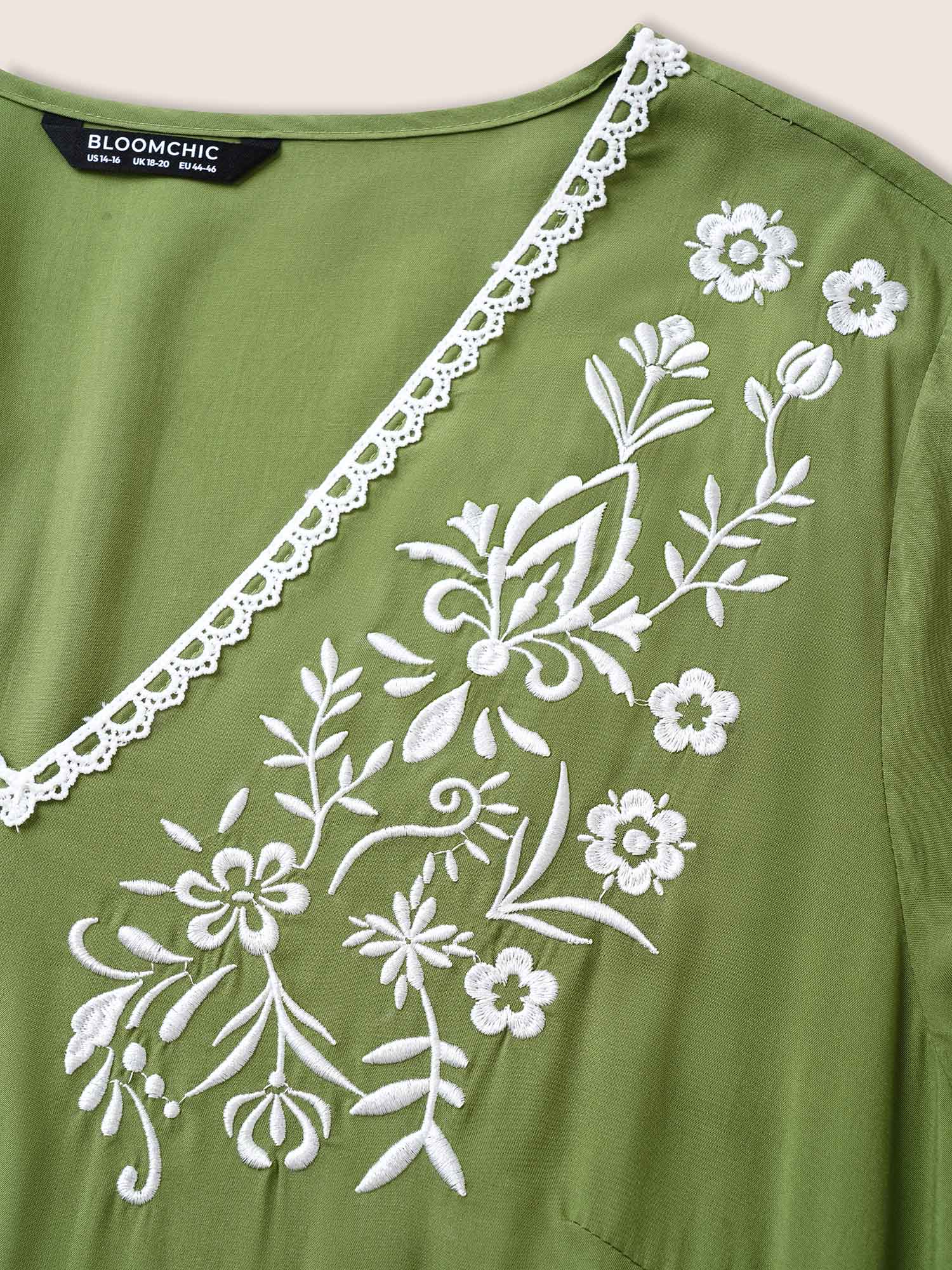 Plus Size Supersoft Essentials Floral Embroidered Patchwork Hem Dress Moss Women Resort Non V-neck Short sleeve Curvy Midi Dress BloomChic 30/6X 