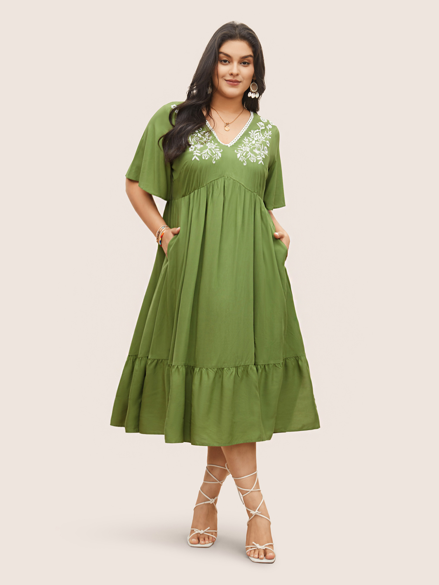Plus Size Supersoft Essentials Floral Embroidered Patchwork Hem Dress Moss Women Resort Non V-neck Short sleeve Curvy Midi Dress BloomChic 30/6X 