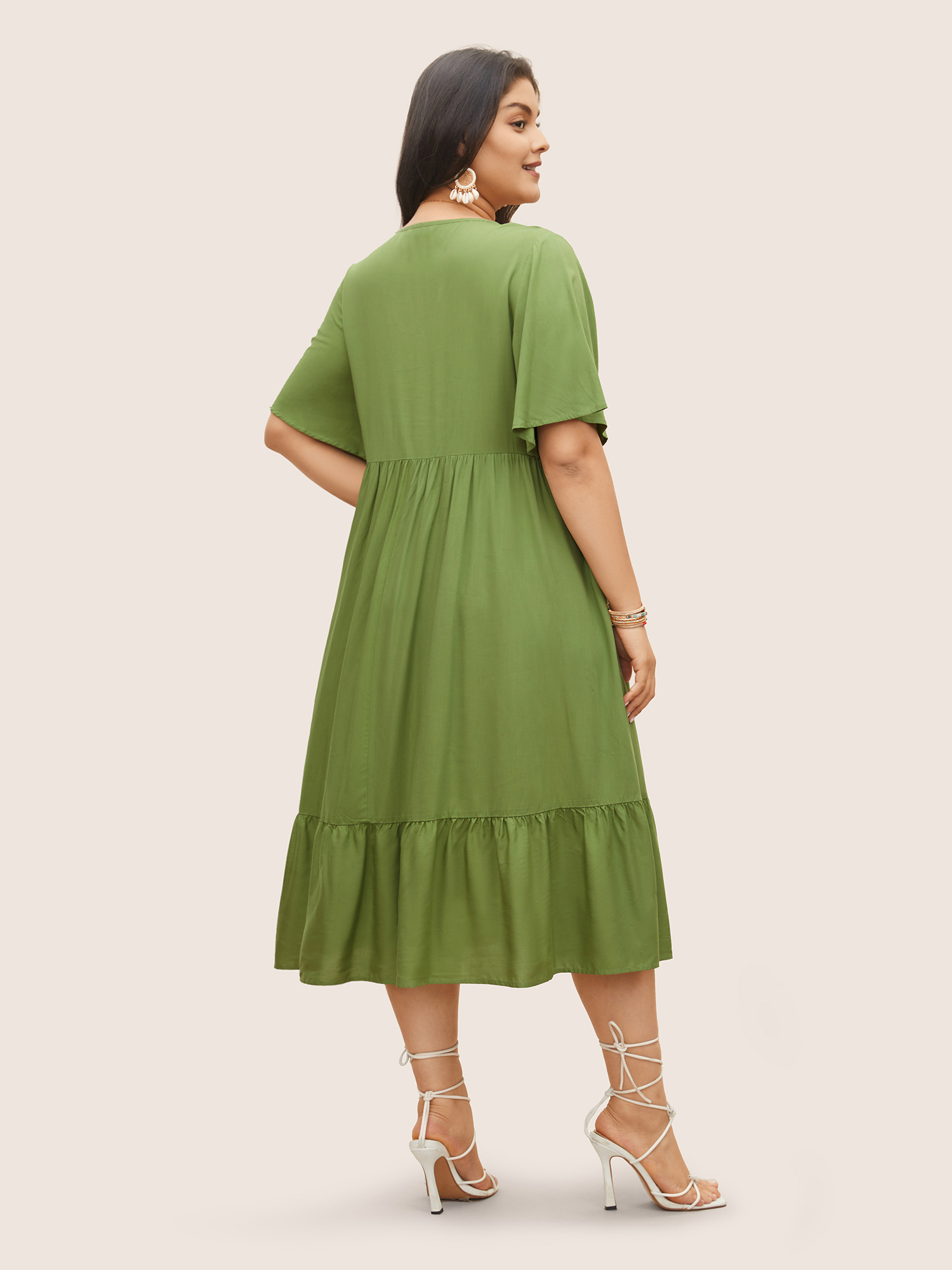 Plus Size Supersoft Essentials Floral Embroidered Patchwork Hem Dress Moss Women Resort Non V-neck Short sleeve Curvy Midi Dress BloomChic 30/6X 