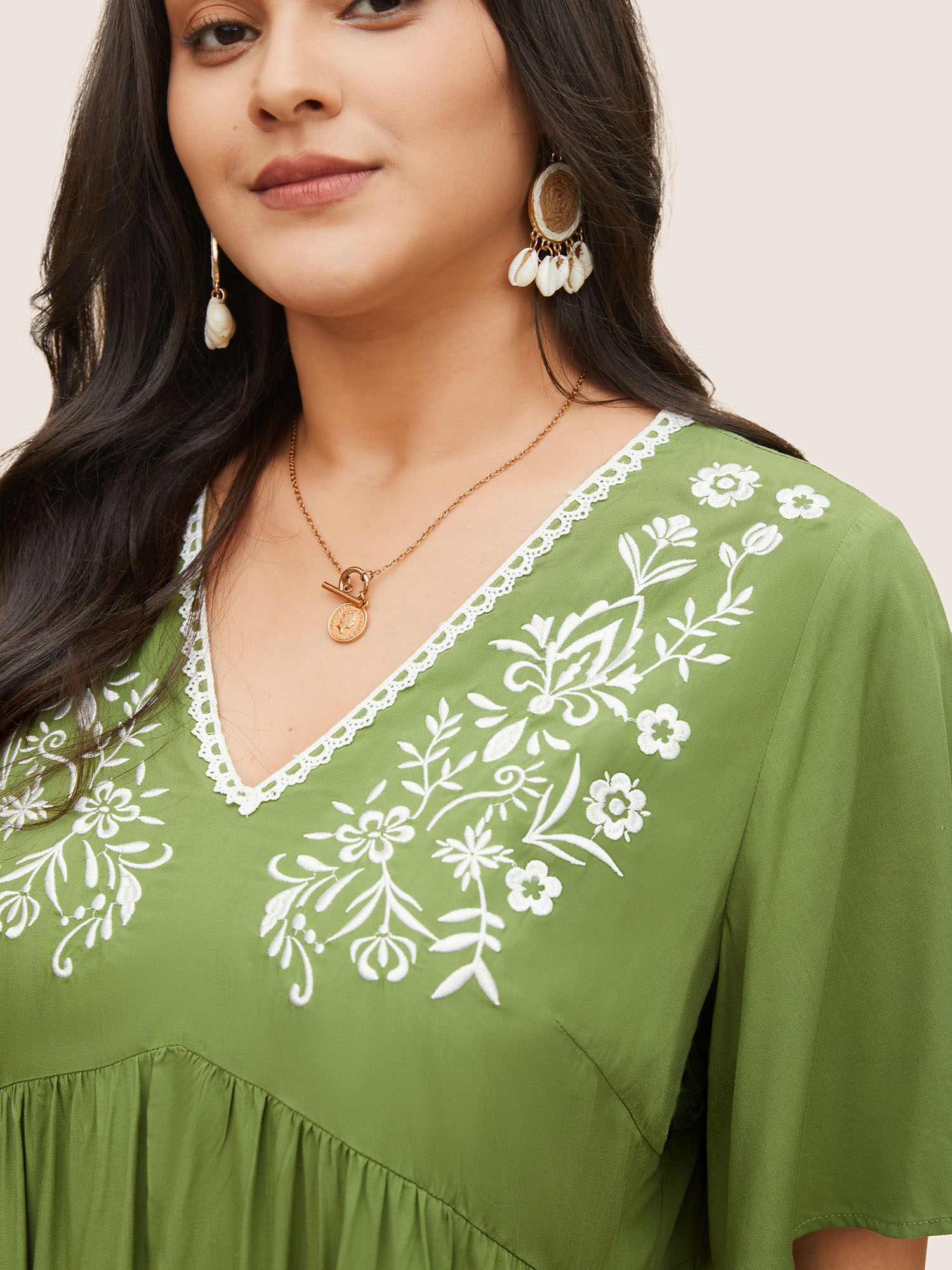 Plus Size Supersoft Essentials Floral Embroidered Patchwork Hem Dress Moss Women Resort Non V-neck Short sleeve Curvy Midi Dress BloomChic 30/6X 