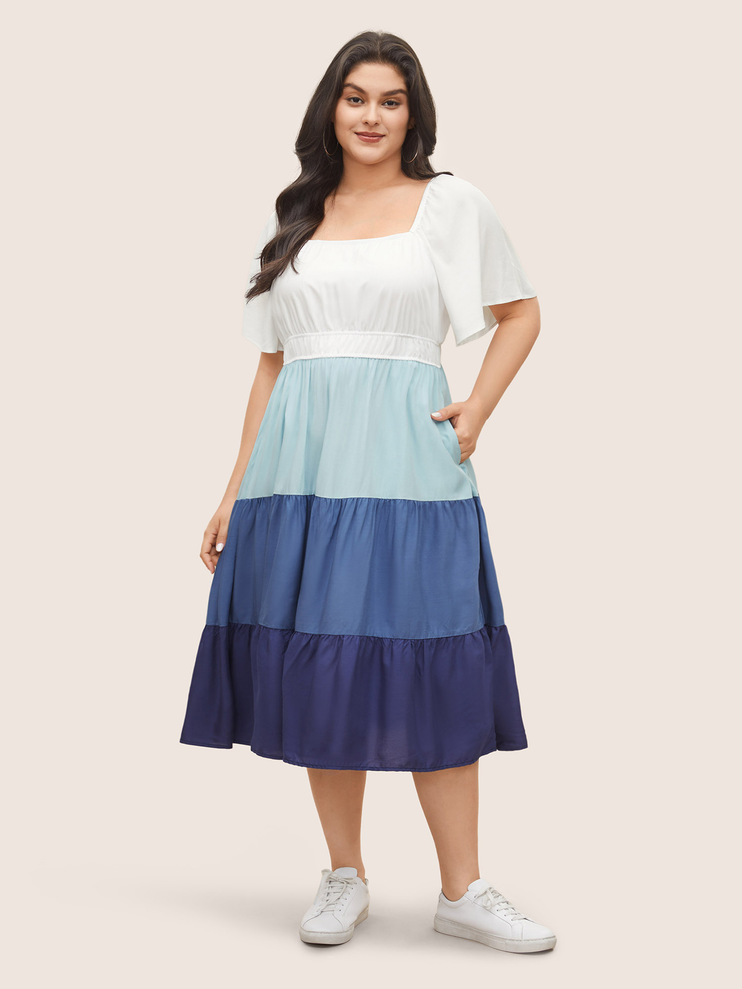 

Plus Size Supersoft Essentials Colorblock Contrast Gathered Dress Multicolor Women Casual Contrast Square Neck Short sleeve Curvy Midi Dress BloomChic