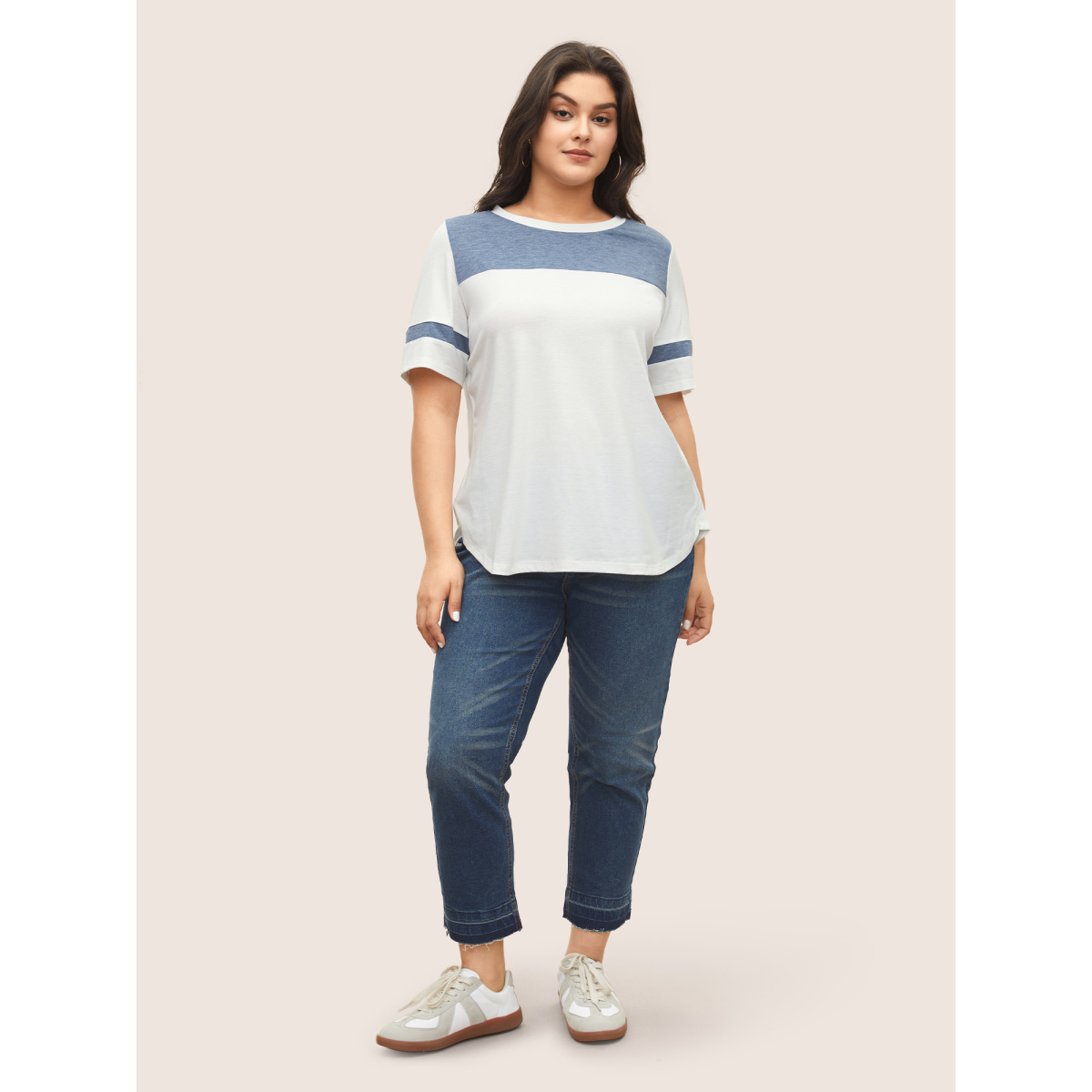 

Plus Size Supersoft Essentials Patchwork Contrast T-shirt White Women Casual Contrast Plain Round Neck Everyday T-shirts BloomChic