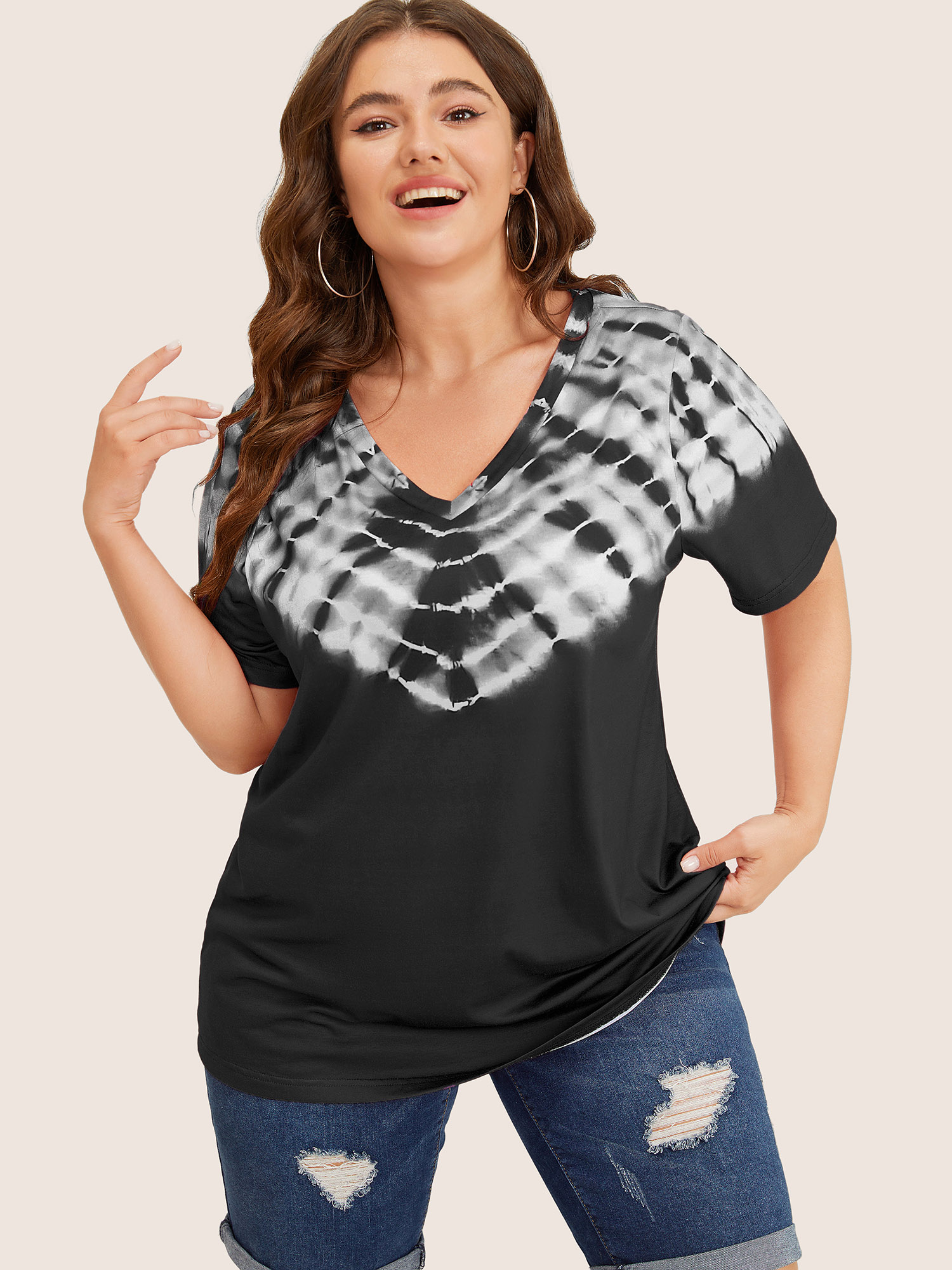 

Plus Size Tie Dye Short Sleeve V Neck T-shirt Black Women Casual Tie Dye V-neck Everyday T-shirts BloomChic