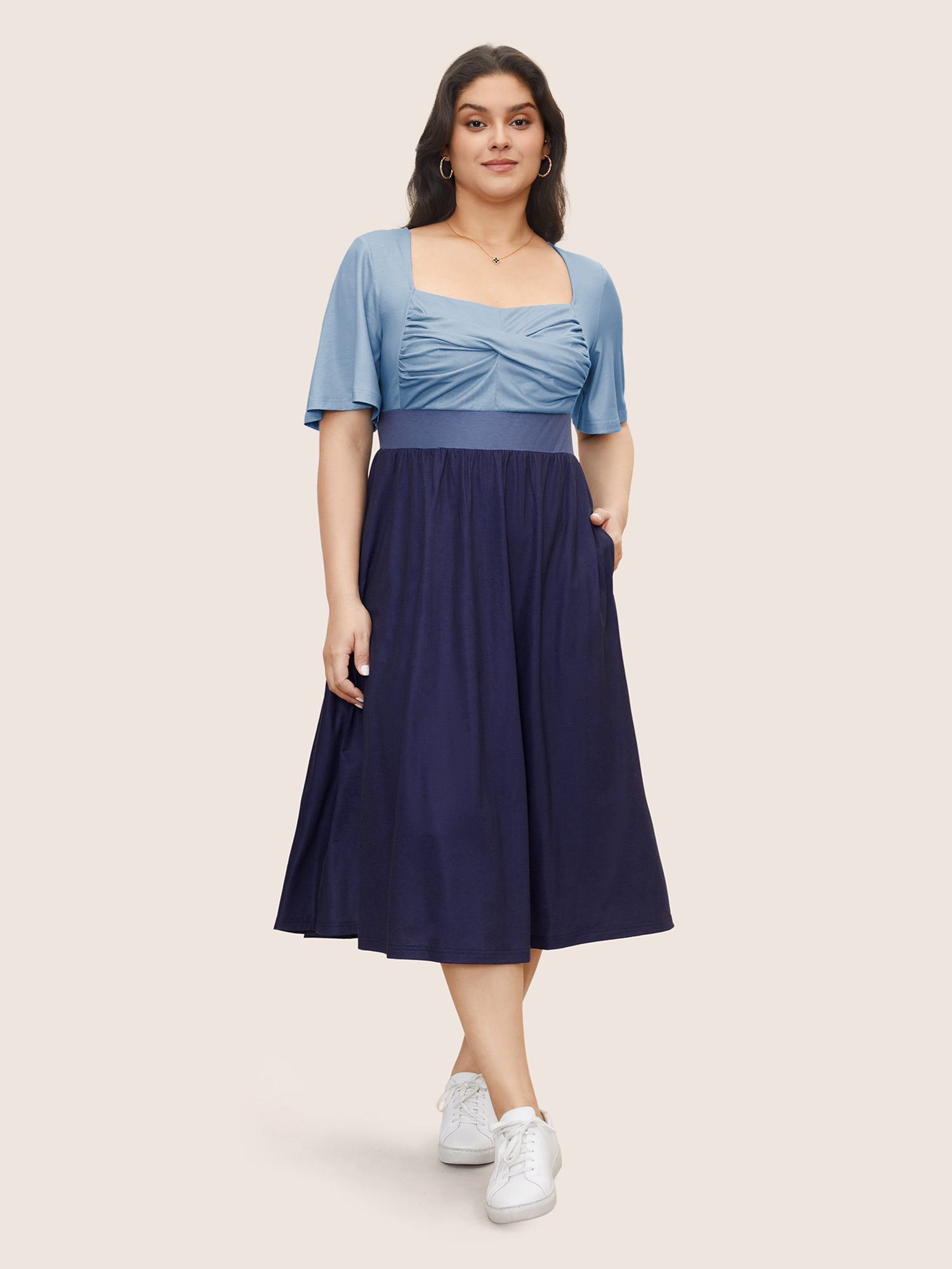 Plus Size Square Neck Colorblock Contrast Twist Front Dress Navy Women Casual Twist Square Neck Short sleeve Curvy Midi Dress BloomChic 14-16/1X 