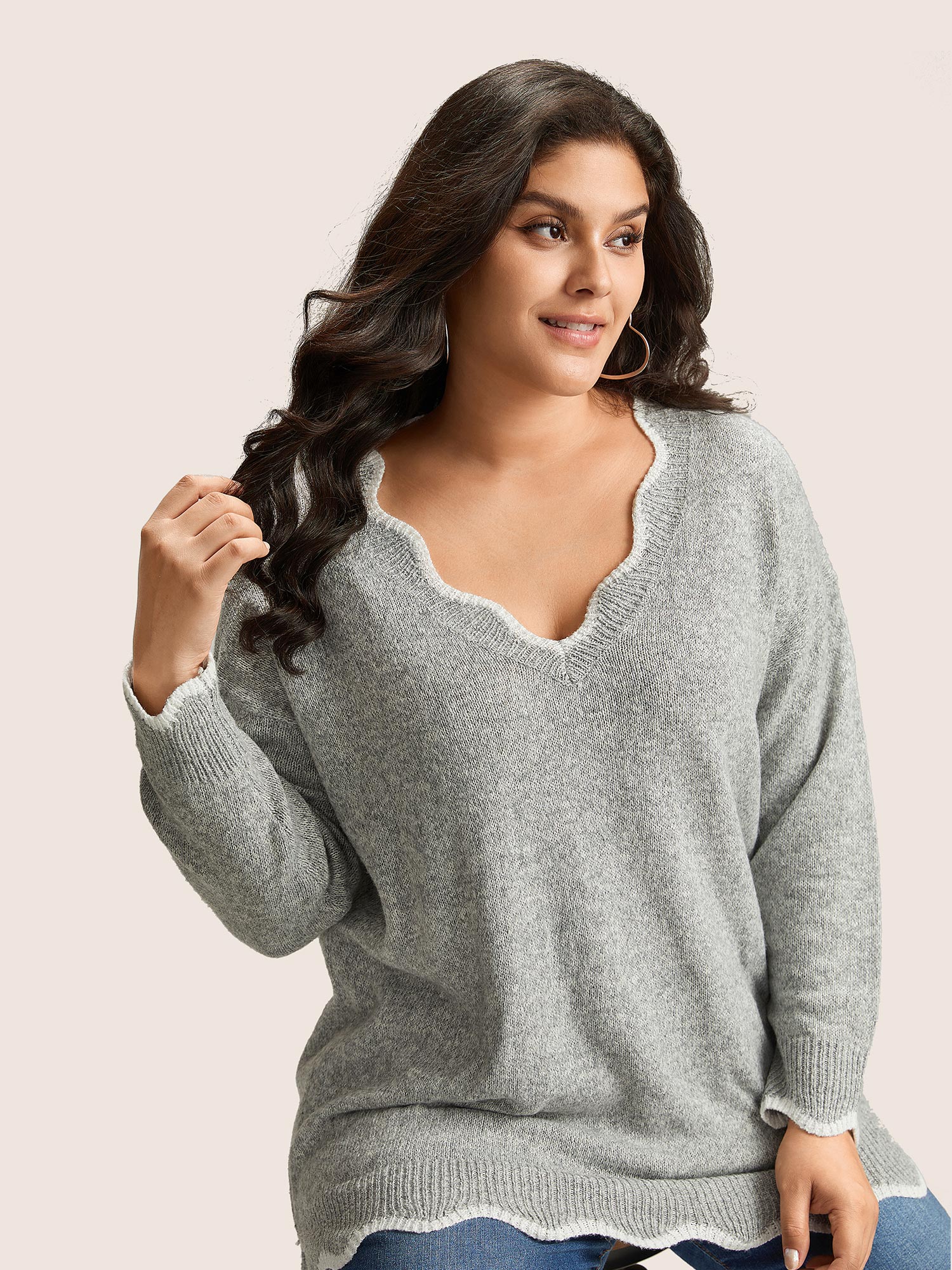 

Plus Size Contrast Split Side Scalloped Trim Pullover Silver Women Casual Long Sleeve V-neck Everyday Pullovers BloomChic