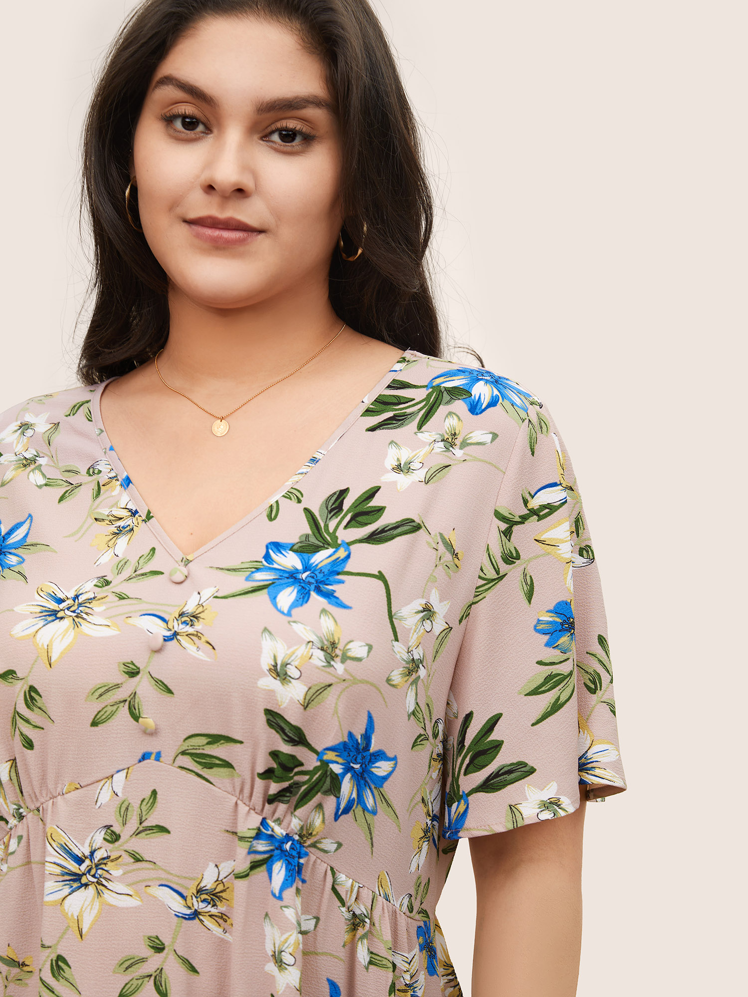 

Plus Size DustyPink Floral Flutter Sleeve Button Detail Blouse Women Elegant Short sleeve V-neck Everyday Blouses BloomChic