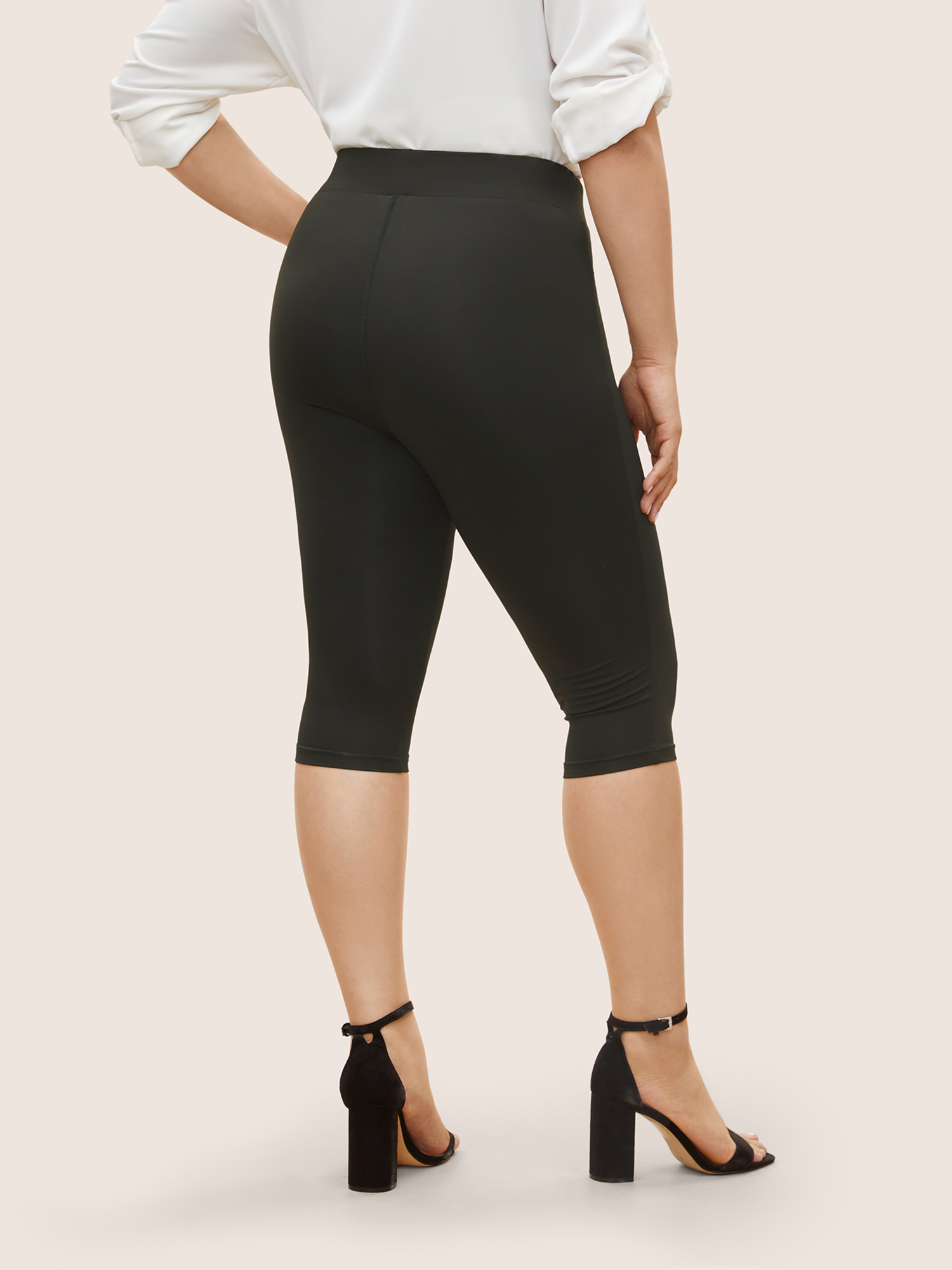 

Plus Size Solid Metal Chain Detail Pocket High Rise Leggings Women Black At the Office High stretch Skinny High Rise Work Leggings BloomChic