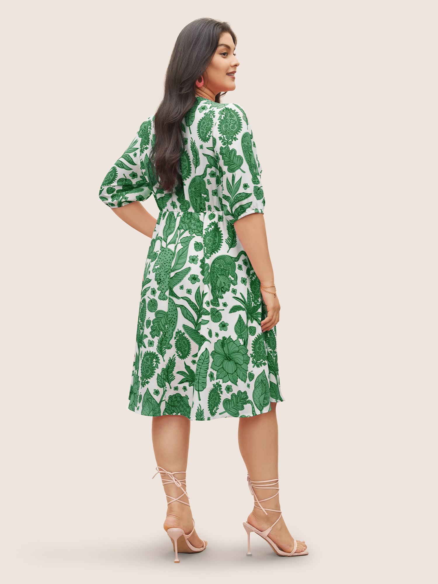 

Plus Size Plants & Animal Print Notched Lantern Sleeve Dress DarkGreen Women Non Notched collar Short sleeve Curvy Midi Dress BloomChic