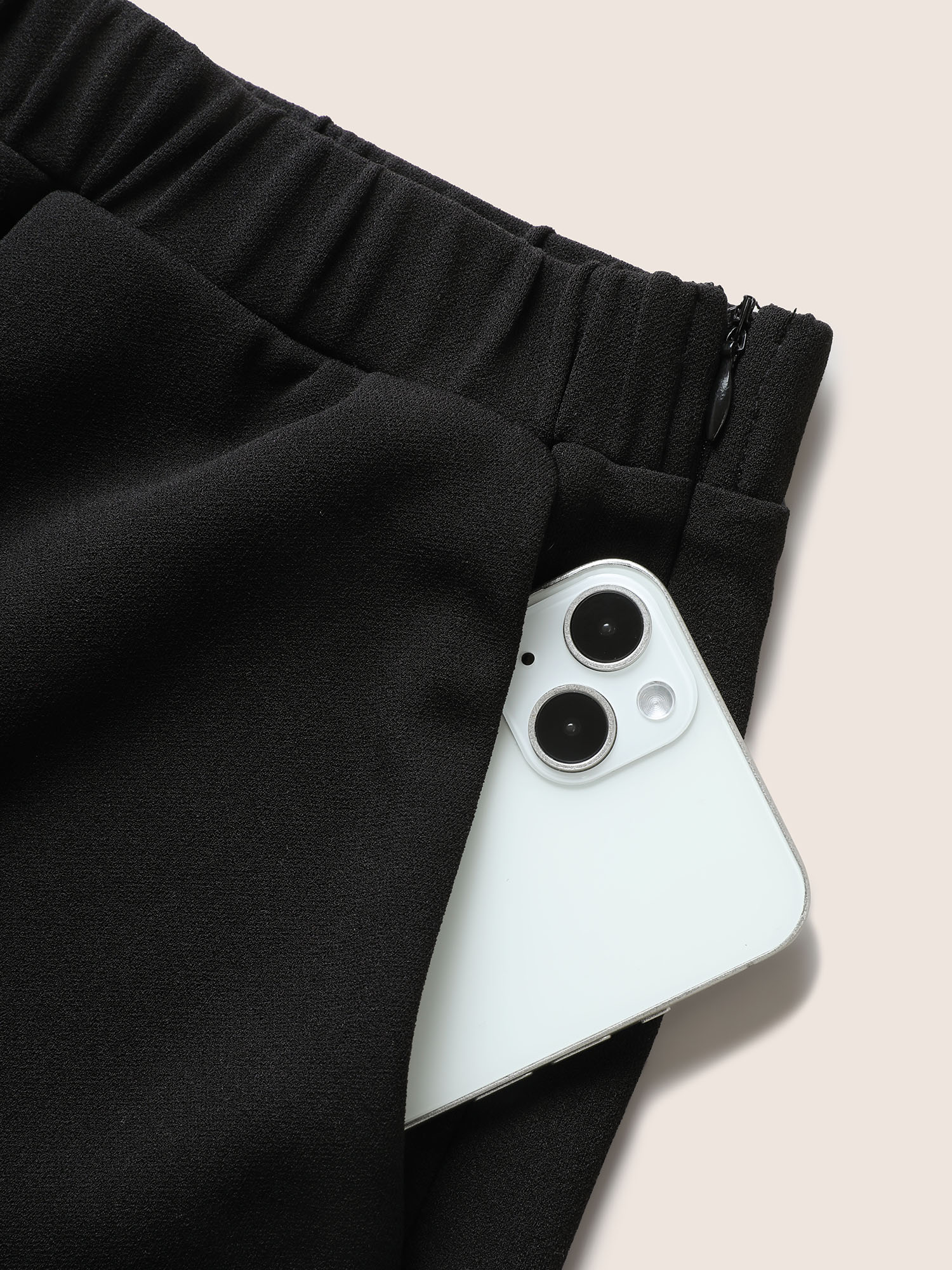 Plus Size Laser Cut Elastic Waist Scalloped Trim Shorts Women Black Elegant Non Loose Everyday Shorts BloomChic 12/L 