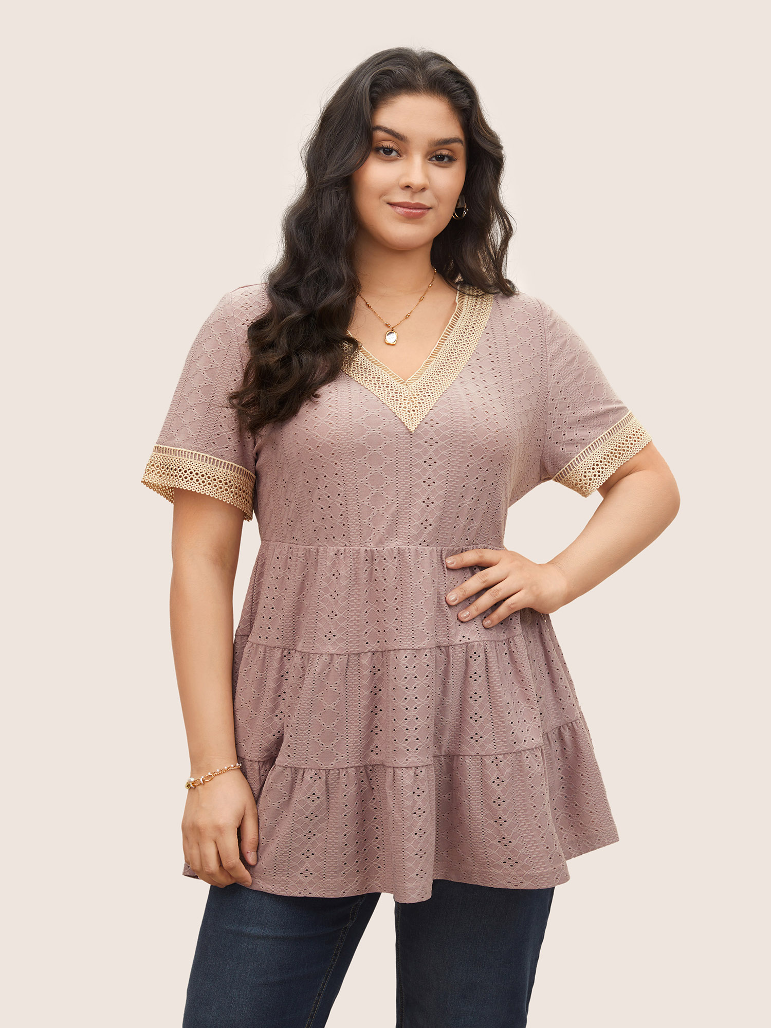 

Plus Size Texture Lace Patchwork Ruffle Layered Hem T-shirt Rouge V-neck Short sleeve Elegant Jersey Tops