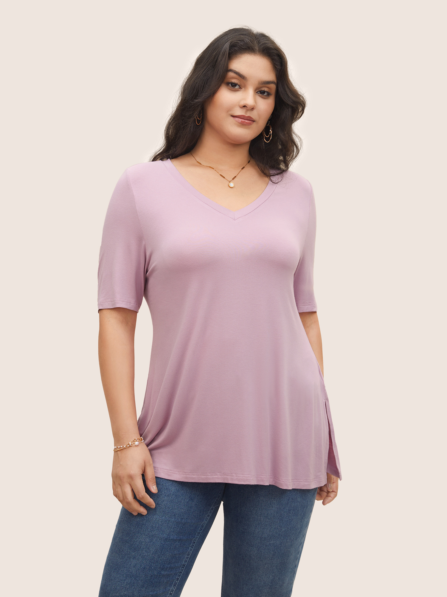 

Plus Size Supersoft Essentials Solid Split Hem T-shirt Pink Women Casual Non Plain V-neck Everyday T-shirts BloomChic