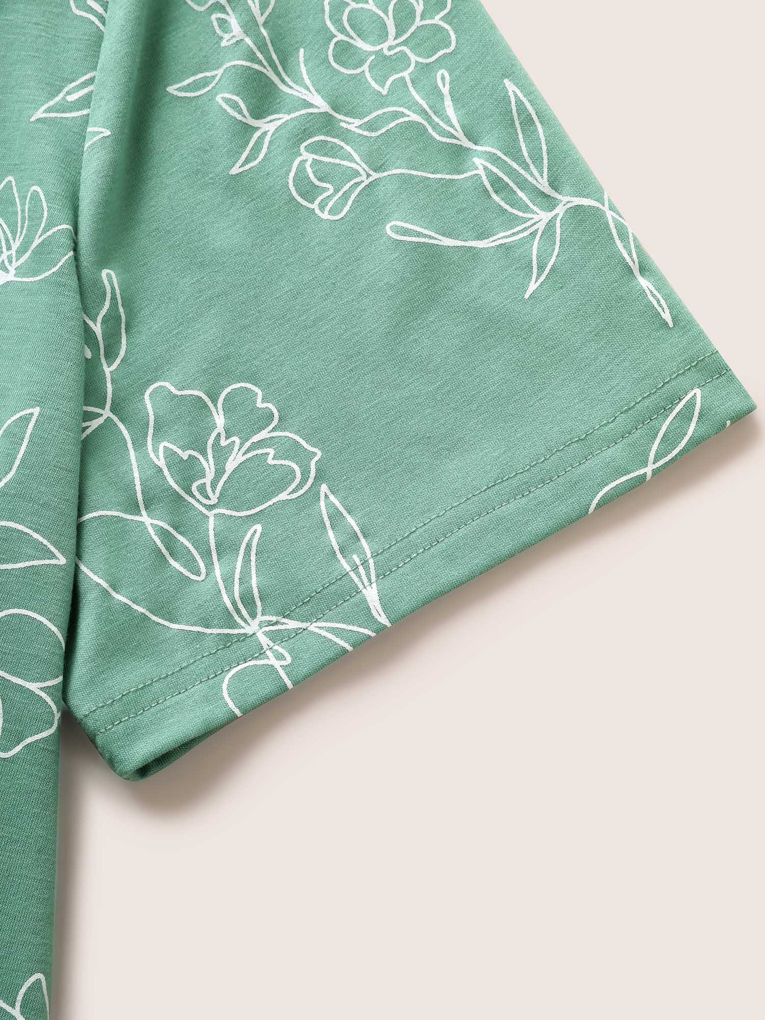 Plus Size Line Floral Print Crew Neck T-shirt Mint Women Elegant Round Neck Everyday T-shirts BloomChic 26/4X 