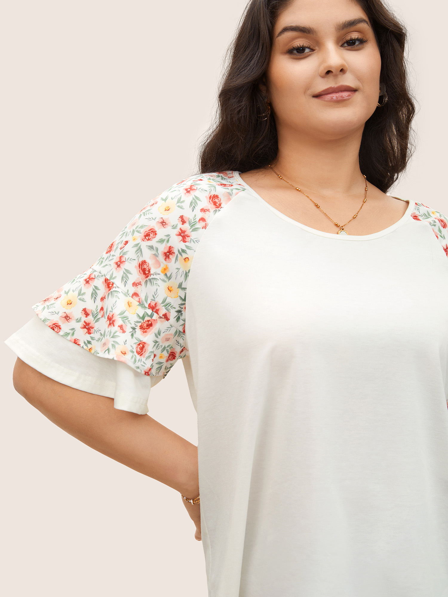 

Plus Size Ditsy Floral Tiered Ruffle Raglan Sleeve T-shirt White Women Elegant Patchwork Round Neck Everyday T-shirts BloomChic