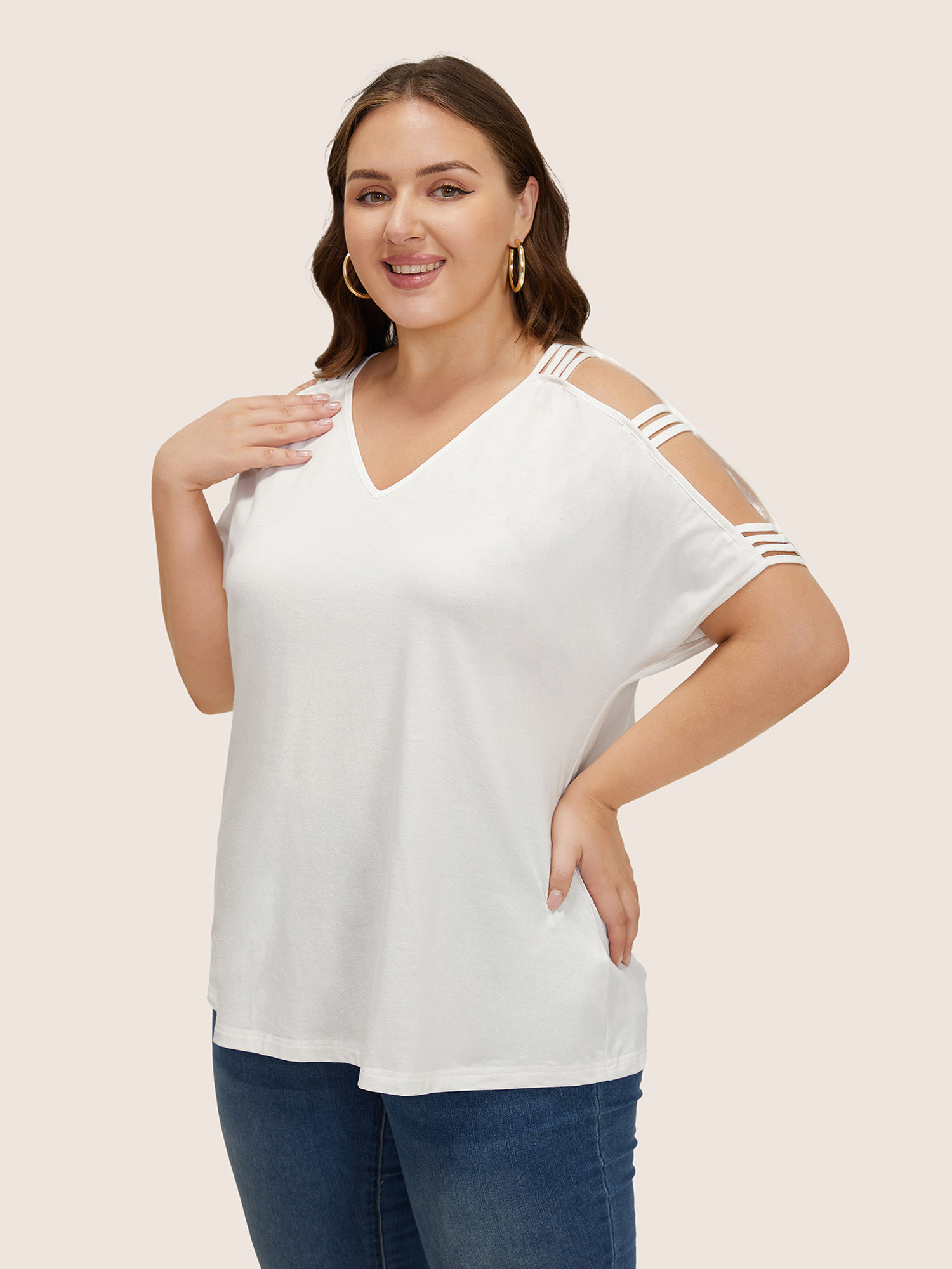 

Plus Size Solid Cut Out Batwing Sleeve T-shirt White Women Resort Cut-Out Plain V-neck Vacation T-shirts BloomChic