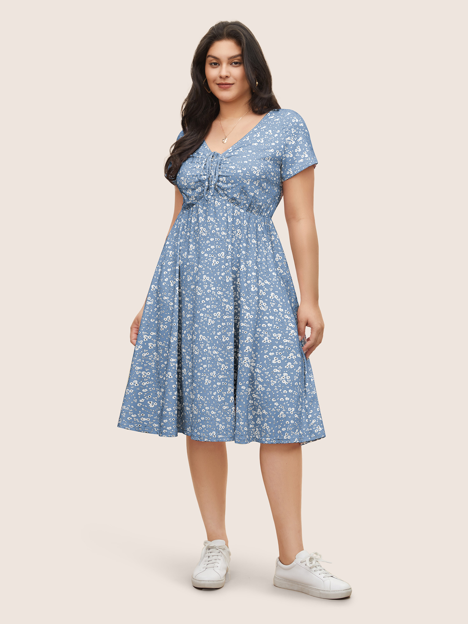 

Plus Size Ditsy Floral Elastic Waist Knot Drawstring Dress LightBlue Women Casual Non V-neck Short sleeve Curvy Midi Dress BloomChic