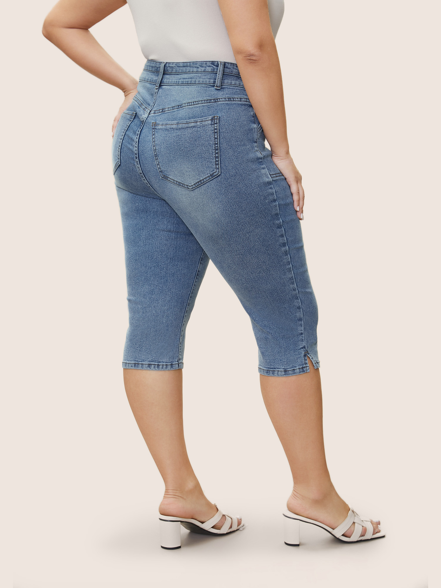 

Plus Size Light Wash Slit Hem Pull On Jegging Jeans Women Blue Casual Plain Button High stretch Slanted pocket Jeans BloomChic