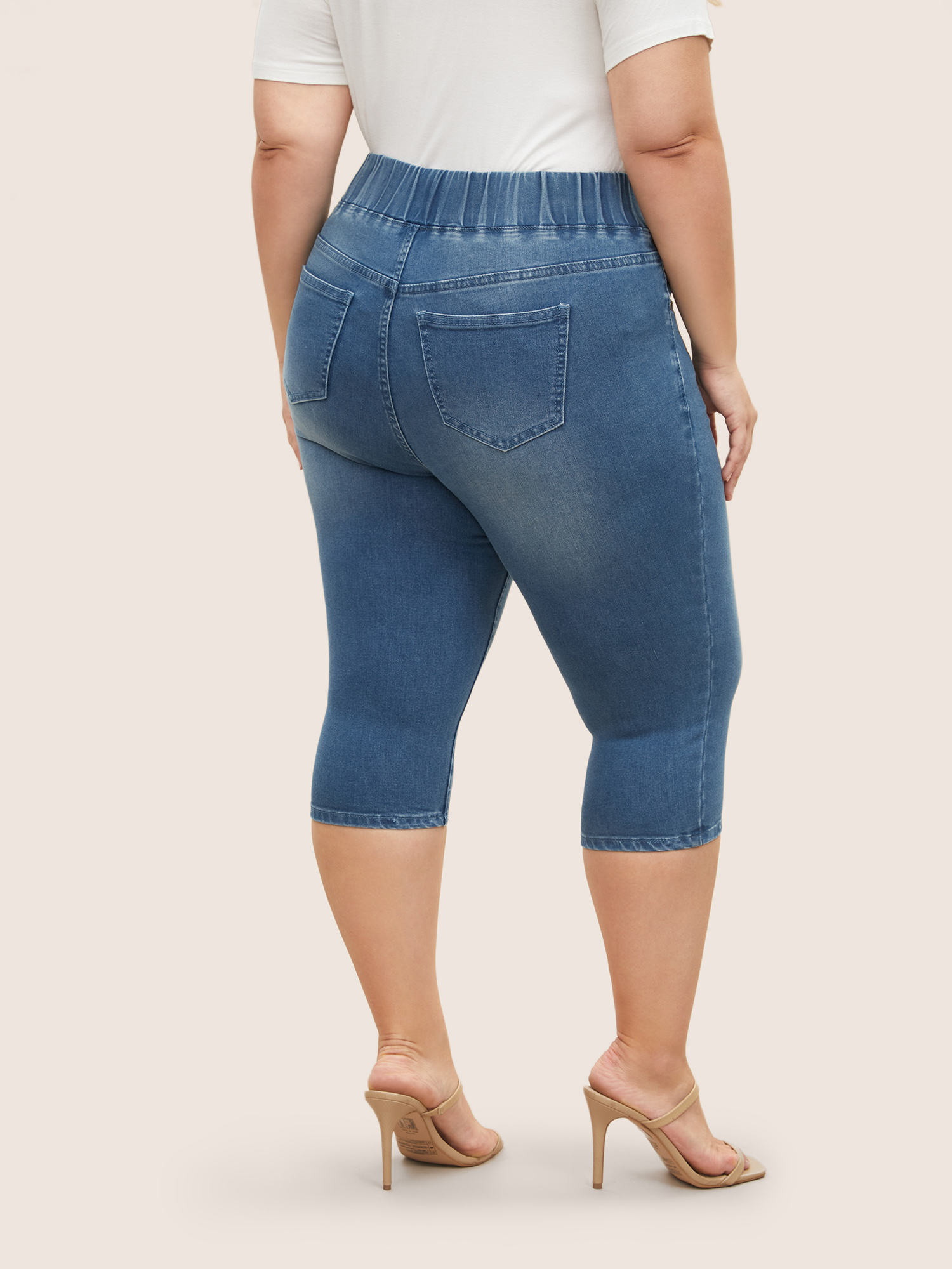 Plus Size Light Wash Button Detail Pull On Jegging Jeans Women Blue Casual Plain Non High stretch Slanted pocket Jeans BloomChic 30/6X 