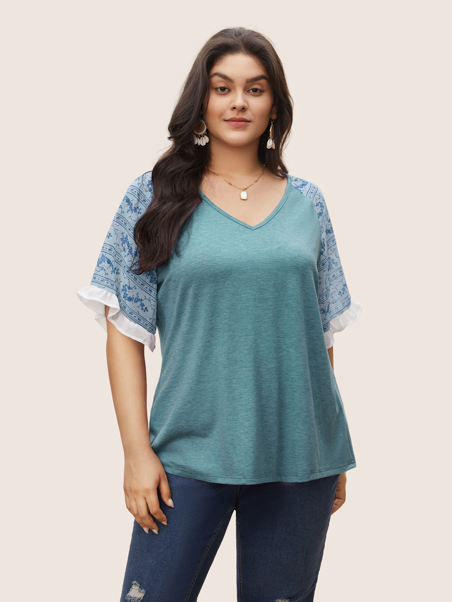 

Plus Size Ditsy Floral Patchwork Frill Trim Raglan Sleeve T-shirt Cerulean Women Elegant Contrast Ditsy Floral V-neck Everyday T-shirts BloomChic