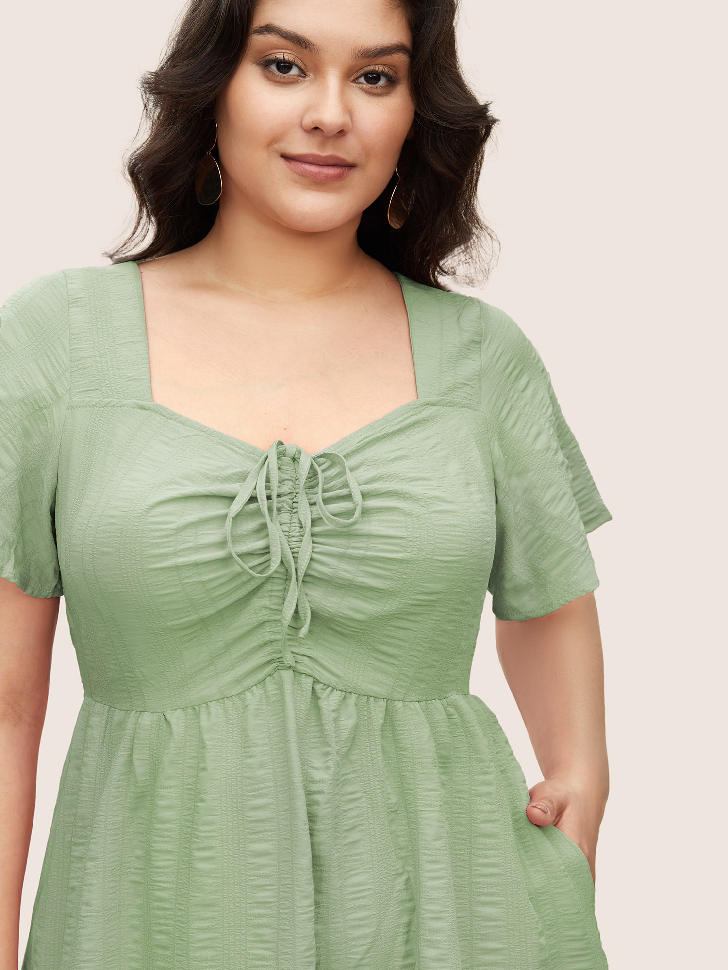 

Plus Size Plain Ruched Drawstring Pocket Ruffle Tiered Dress LightGreen Women Elegant Non V-neck Short sleeve Curvy Midi Dress BloomChic