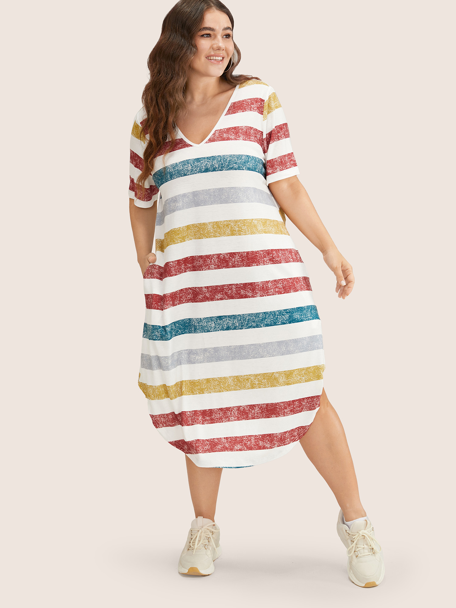 Plus Size Women Everyday Striped Arc Hem Regular Sleeve Short sleeve V-neck Pocket Casual Dresses BloomChic 