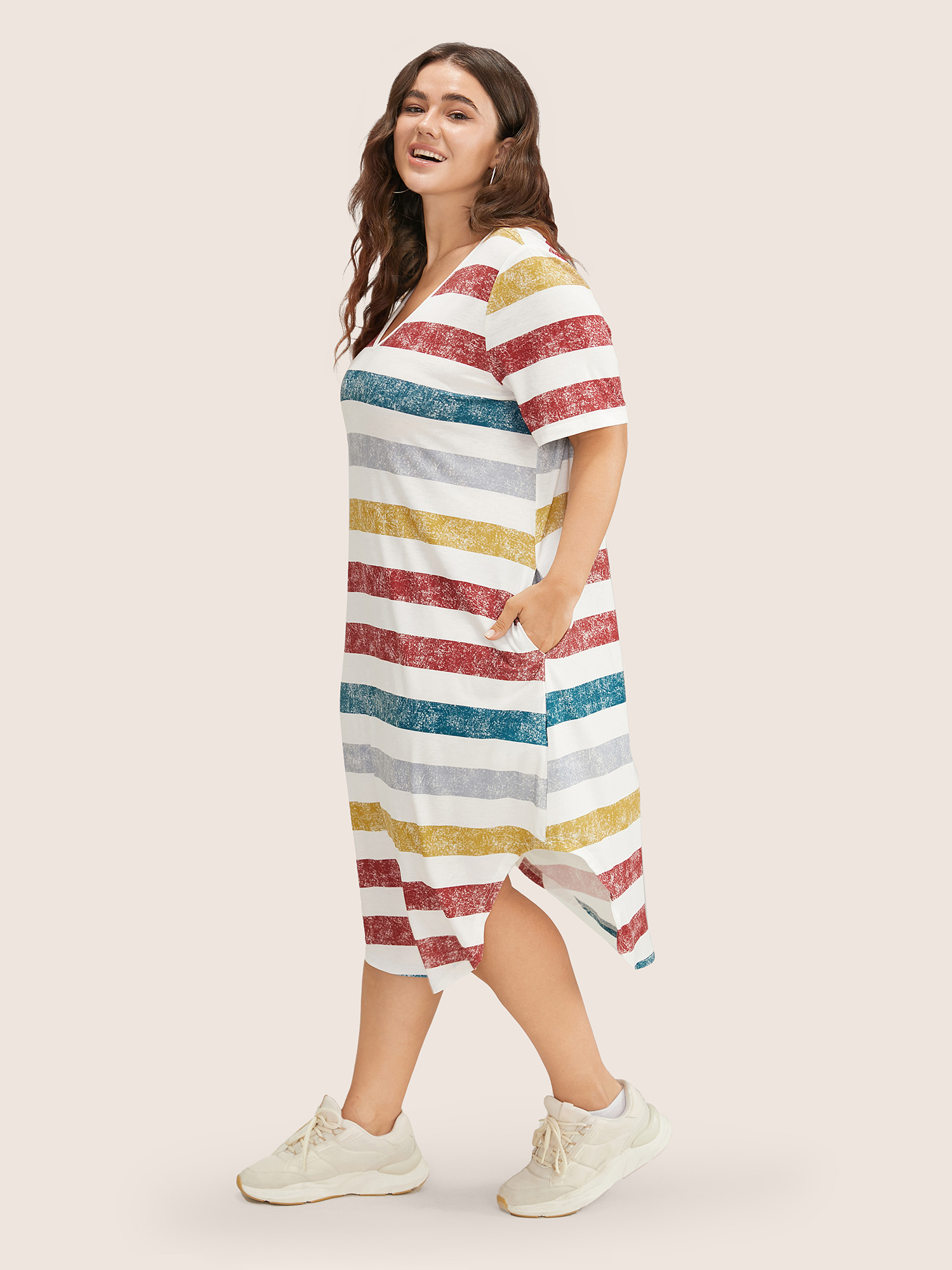 Plus Size Women Everyday Striped Arc Hem Regular Sleeve Short sleeve V-neck Pocket Casual Dresses BloomChic 