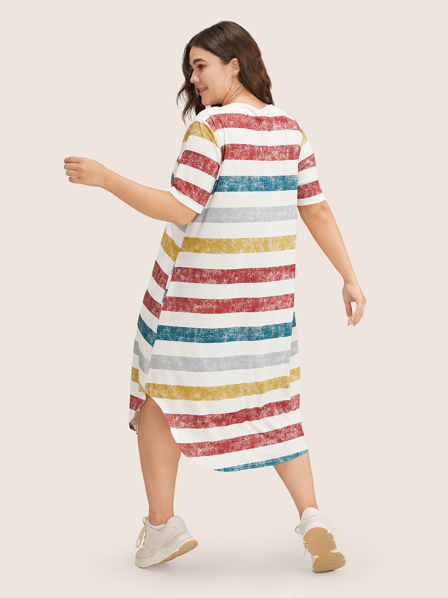 Plus Size Women Everyday Striped Arc Hem Regular Sleeve Short sleeve V-neck Pocket Casual Dresses BloomChic 