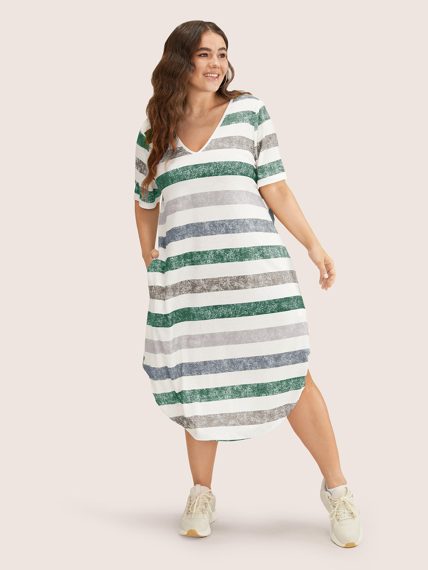 

Plus Size Striped Contrast Arc Hem V Neck Pocket Dress Emerald Women Casual Non V-neck Short sleeve Curvy Midi Dress BloomChic