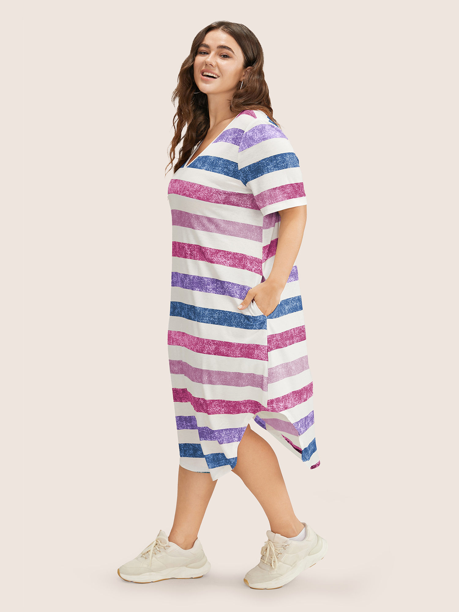 

Plus Size Striped Contrast Arc Hem V Neck Pocket Dress RedViolet Women Casual Non V-neck Short sleeve Curvy Midi Dress BloomChic