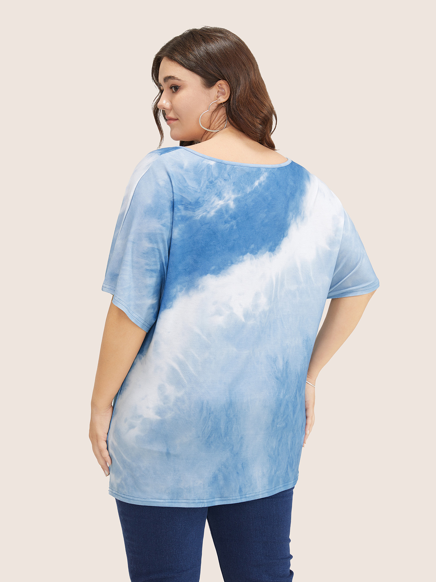 

Plus Size Tie Dye Drop Shoulder V Neck T-shirt Stone Women Resort Tie Dye V-neck Vacation T-shirts BloomChic