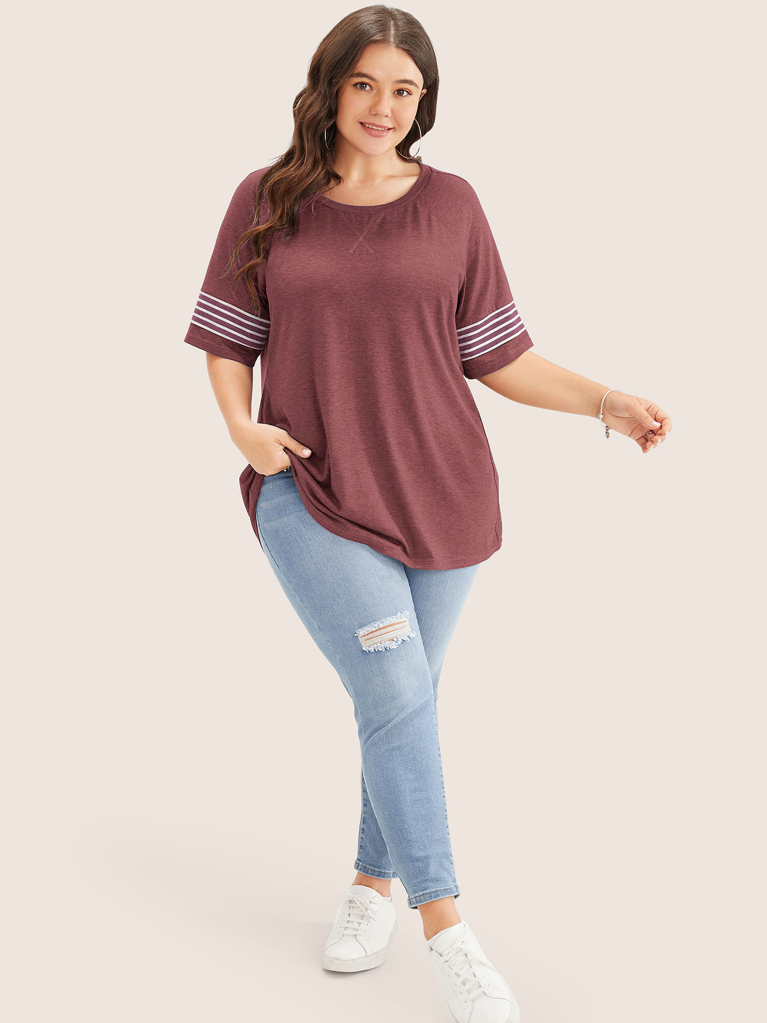 

Plus Size Striped Contrast Raglan Sleeve Crew Neck T-shirt Burgundy Women Casual Plain Round Neck Everyday T-shirts BloomChic