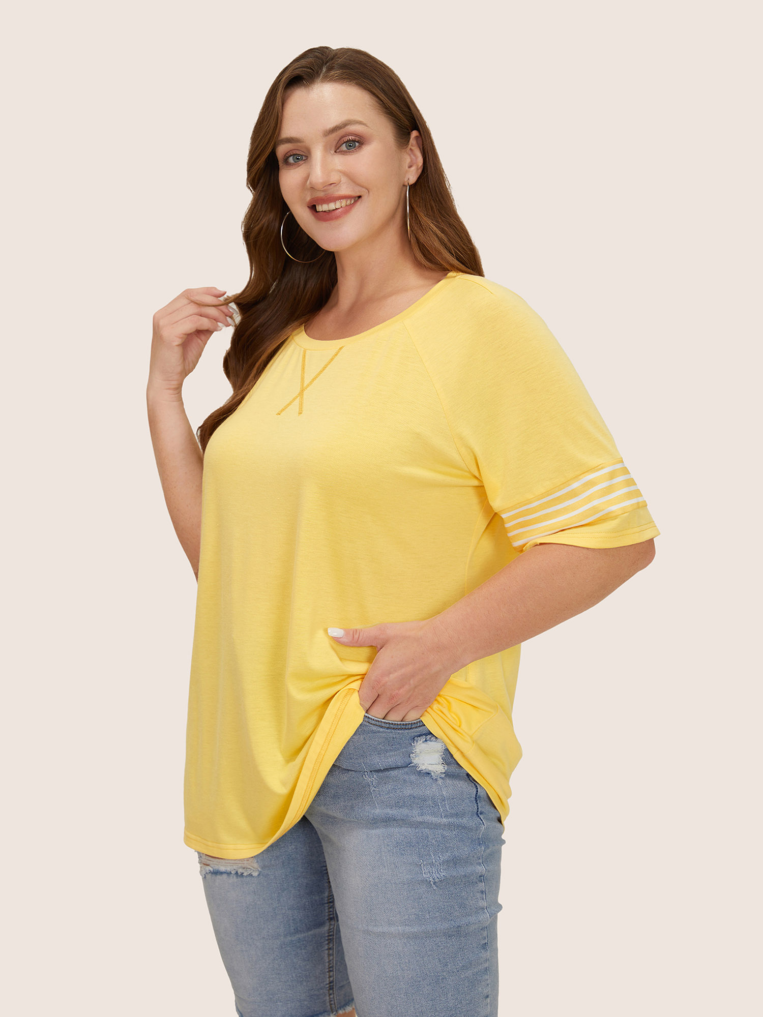 

Plus Size Striped Contrast Raglan Sleeve Crew Neck T-shirt Yellow Women Casual Plain Round Neck Everyday T-shirts BloomChic