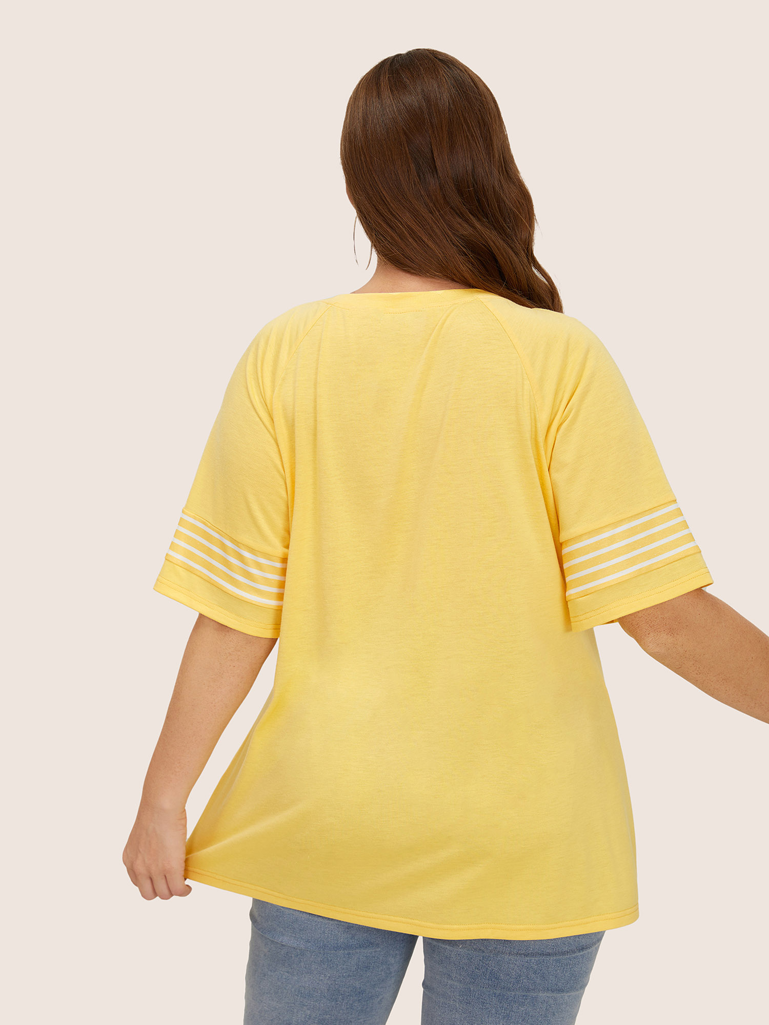 

Plus Size Striped Contrast Raglan Sleeve Crew Neck T-shirt Yellow Women Casual Plain Round Neck Everyday T-shirts BloomChic