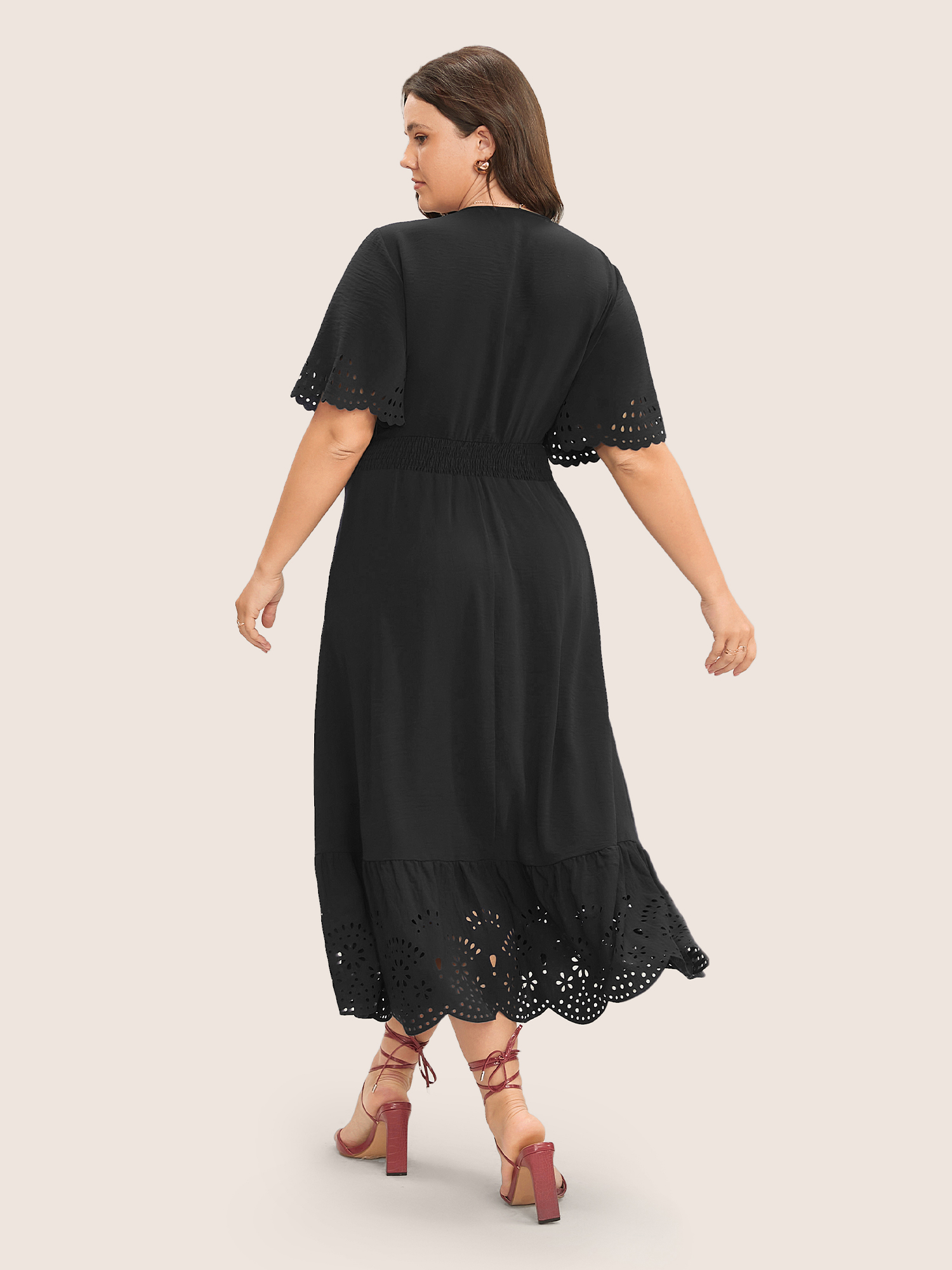 

Plus Size Solid Laser Cut Shirred Pocket Wrap Scalloped Trim Flutter Dress Black Women Elegant Non V-neck Short sleeve Curvy Midi Dress BloomChic