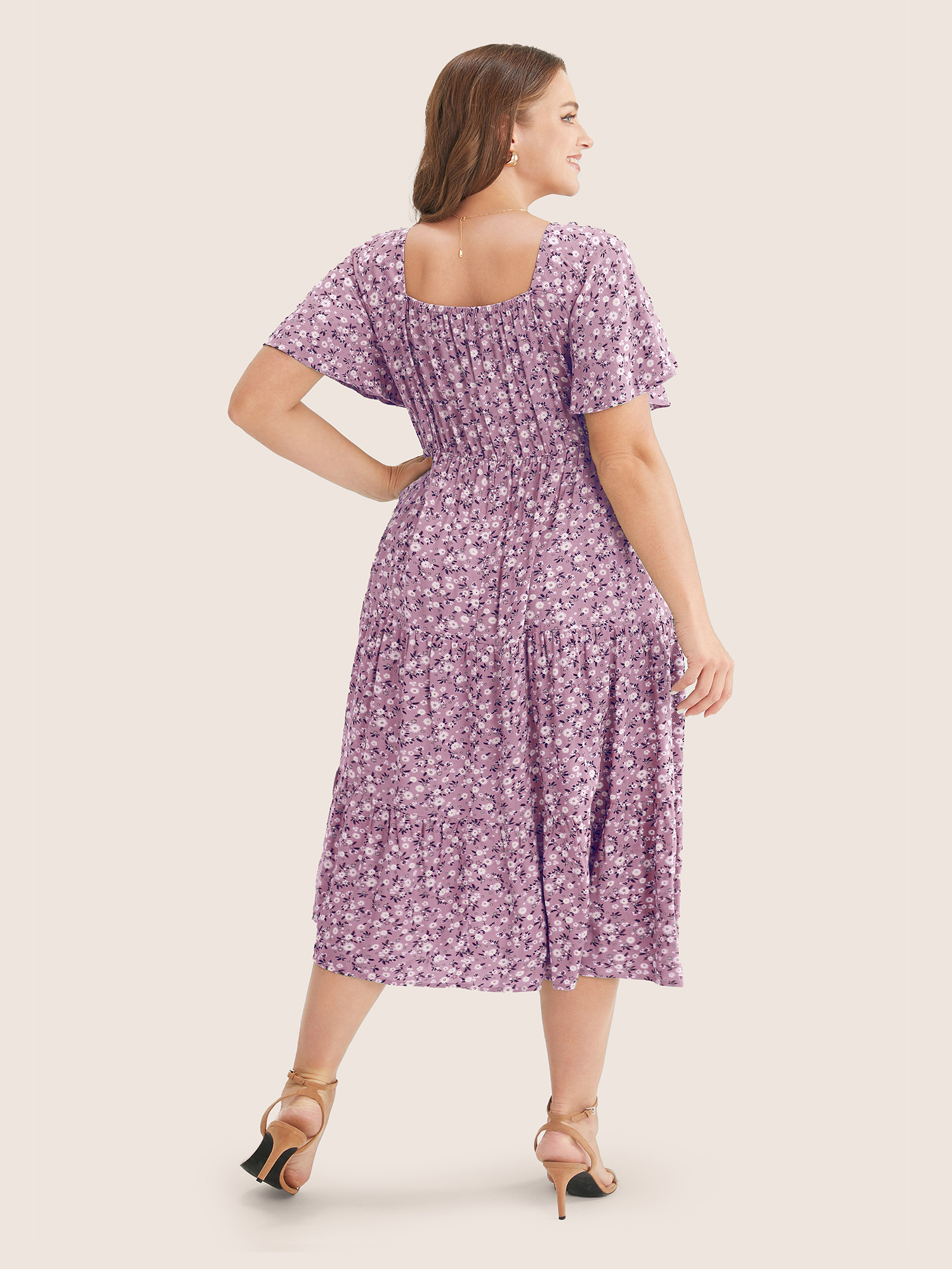 

Plus Size Ditsy Floral Drawstring Ruched Pocket Ruffle Tiered Dress Lilac Women Non V-neck Short sleeve Curvy Midi Dress BloomChic