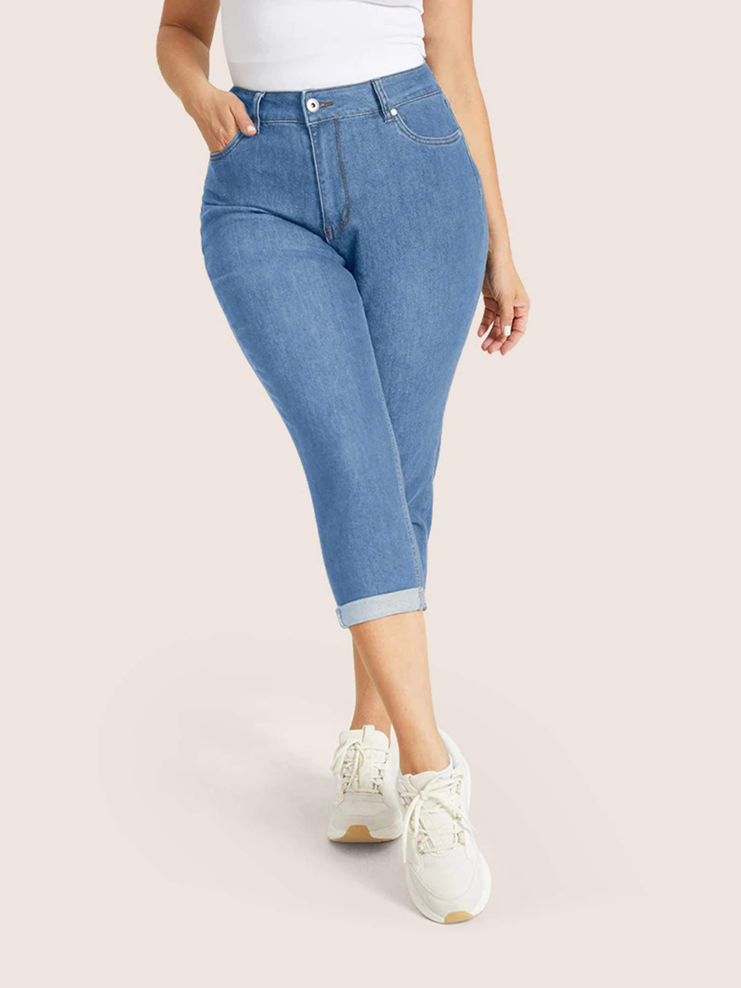 

Plus Size Very Stretchy High Rise Dark Wash Cropped Jeans Women LightBlue Casual Plain High stretch Slanted pocket Jeans BloomChic