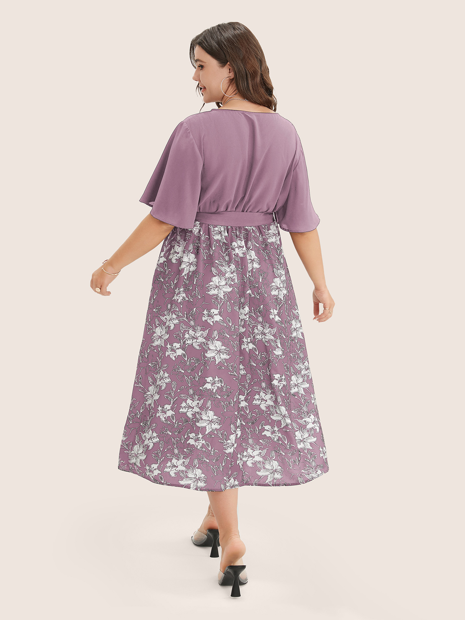 

Plus Size Floral Patchwork Pocket Belt Surplice Neck Ruffle Hem Dress Mauve Women Elegant Patchwork V-neck Short sleeve Curvy Midi Dress BloomChic