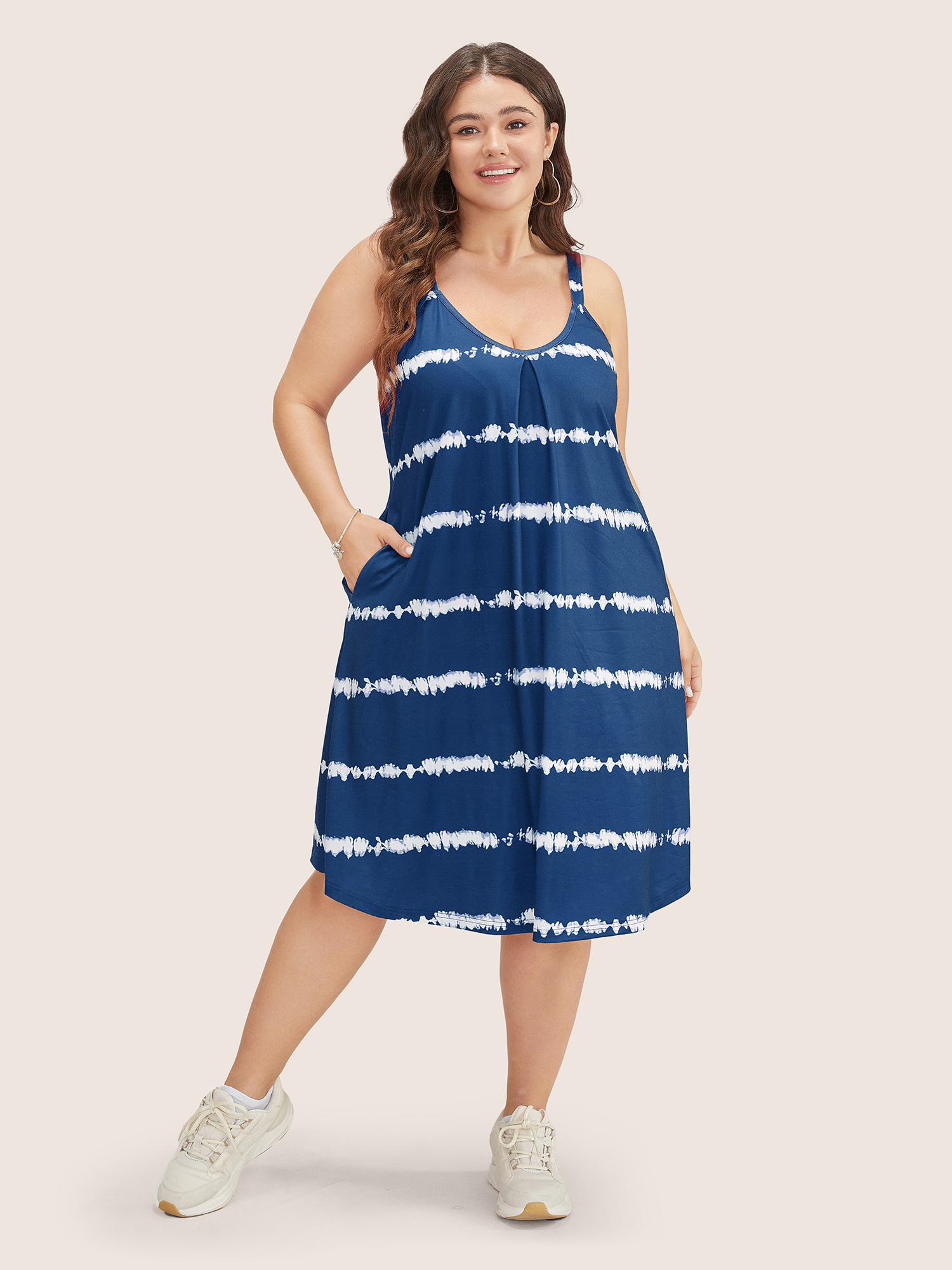 

Plus Size Tie Dye Plicated Detail Pocket Striped Cami Dress Blue Women Casual Non V-neck Sleeveless Curvy Knee Dress BloomChic